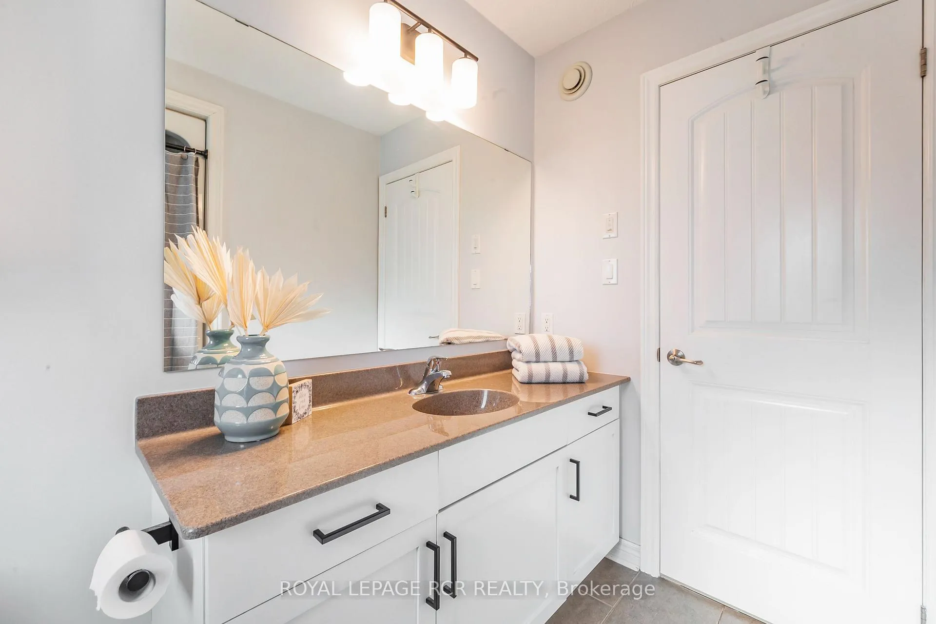 Photo 17 of 121 Fleming Way, Shelburne — HOMEH