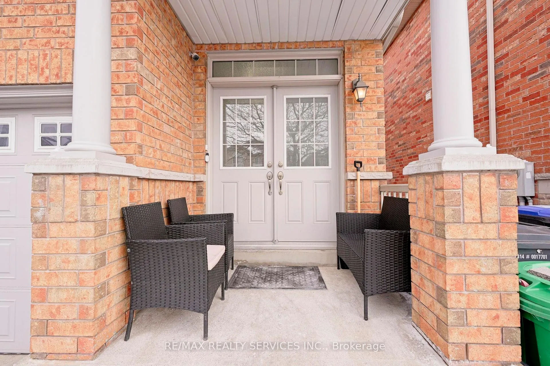 Photo 4 of 49 Crystalview Crescent, Brampton, Bram East — HOMEH