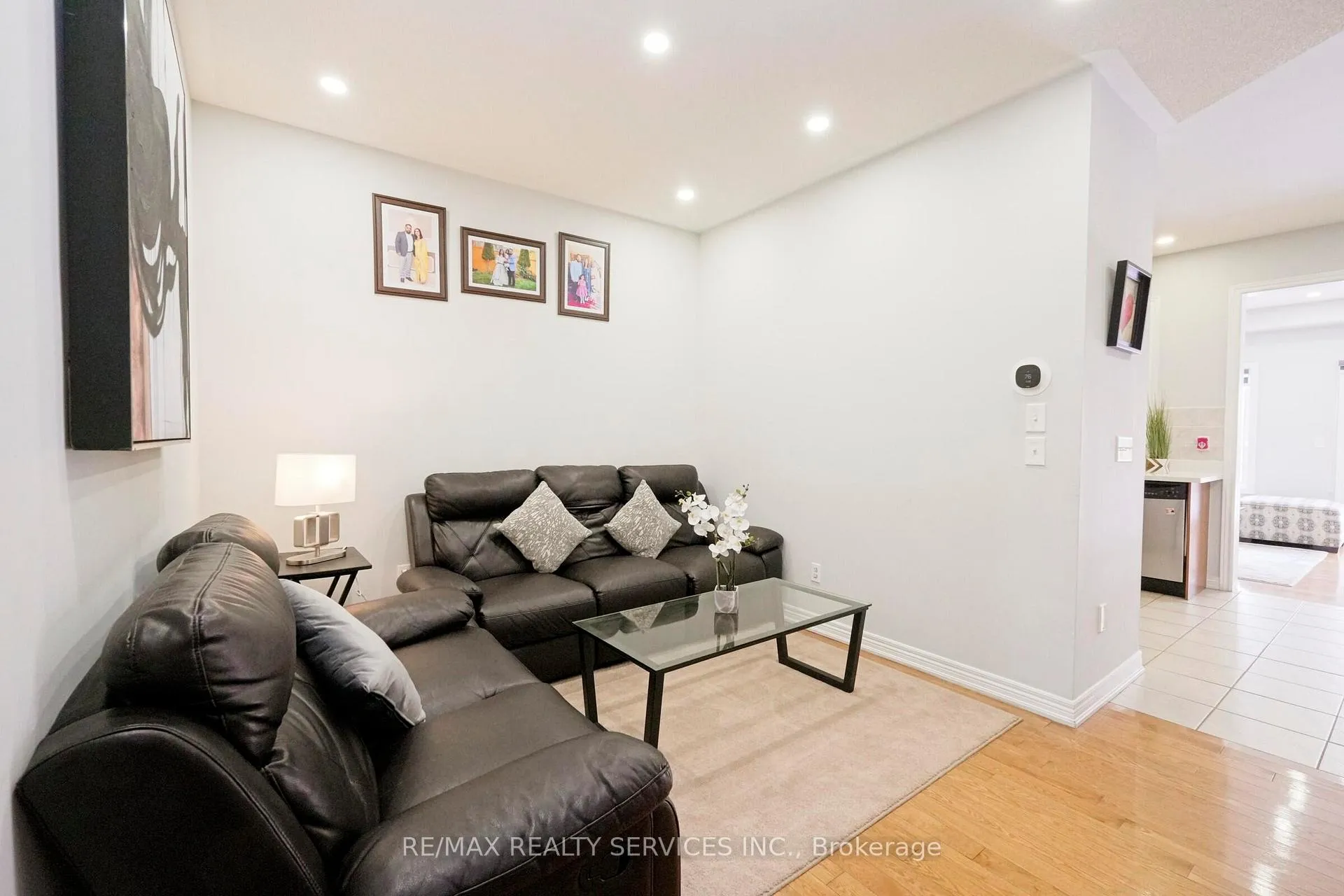 Photo 7 of 49 Crystalview Crescent, Brampton, Bram East — HOMEH