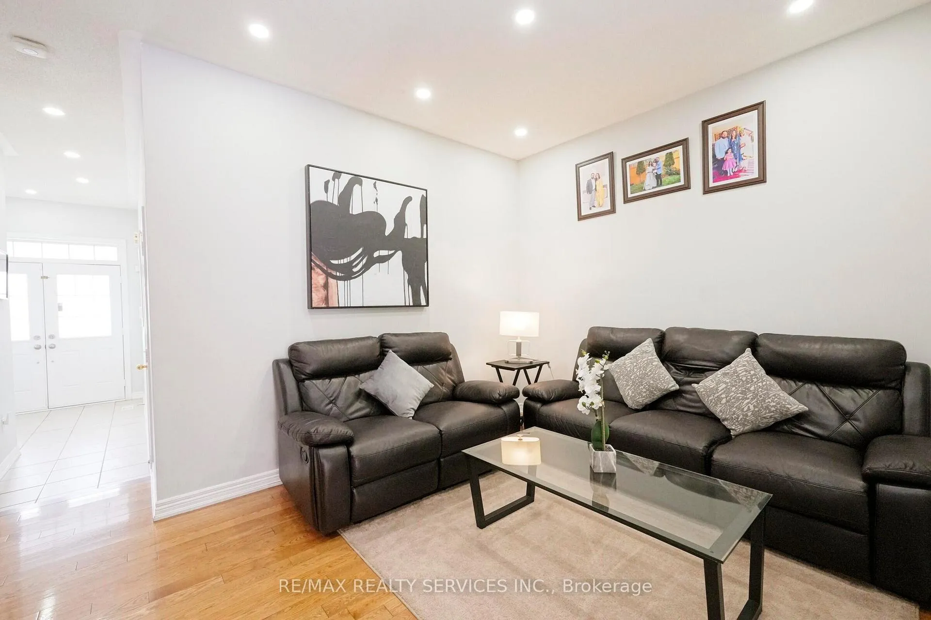 Photo 8 of 49 Crystalview Crescent, Brampton, Bram East — HOMEH