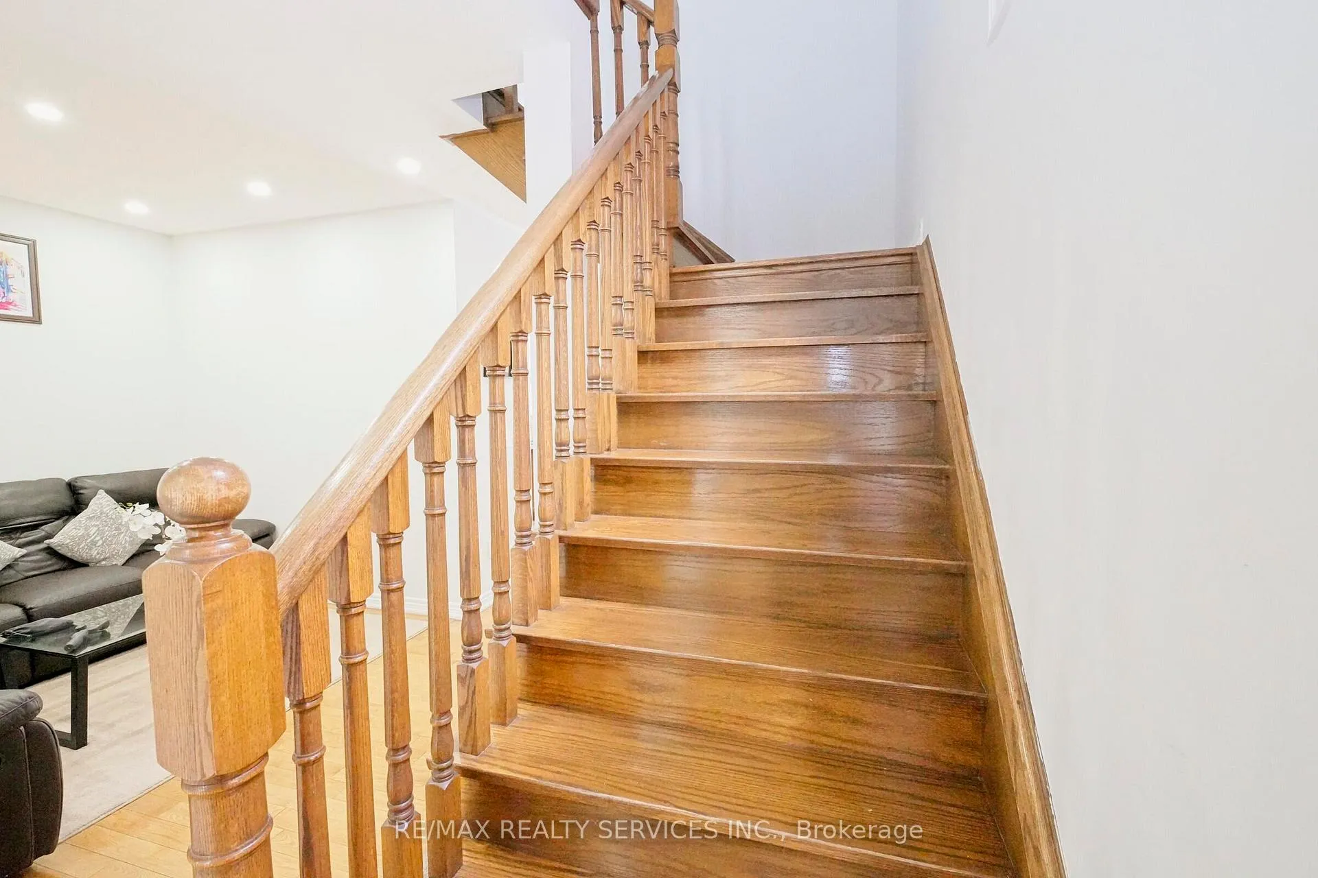Photo 21 of 49 Crystalview Crescent, Brampton, Bram East — HOMEH