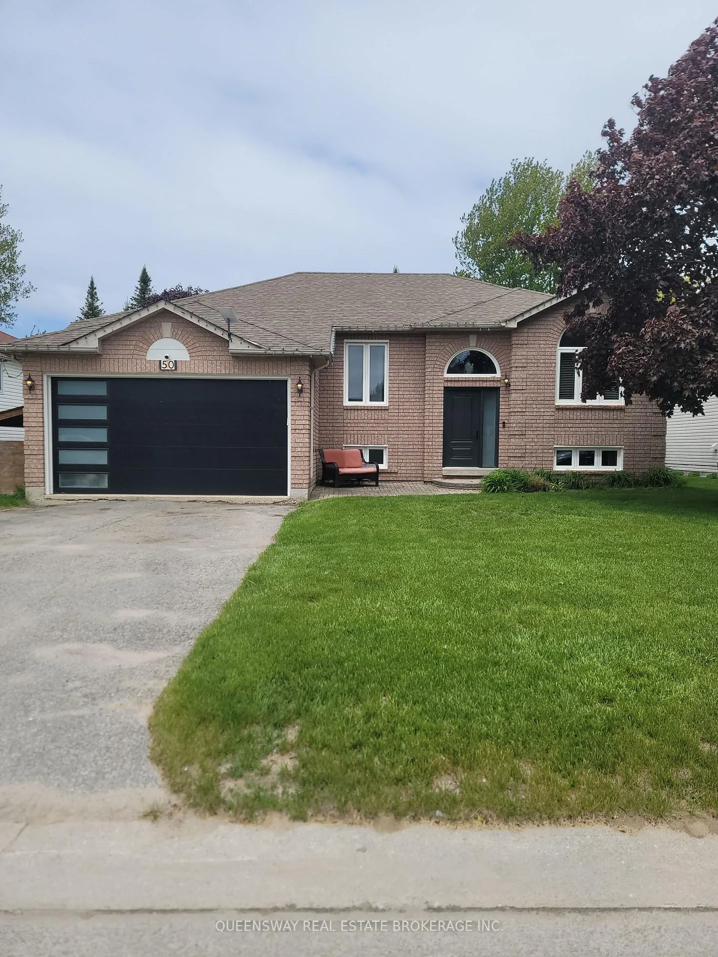 Photo 1 of 50 Acorn Crescent, Wasaga Beach — HOMEH