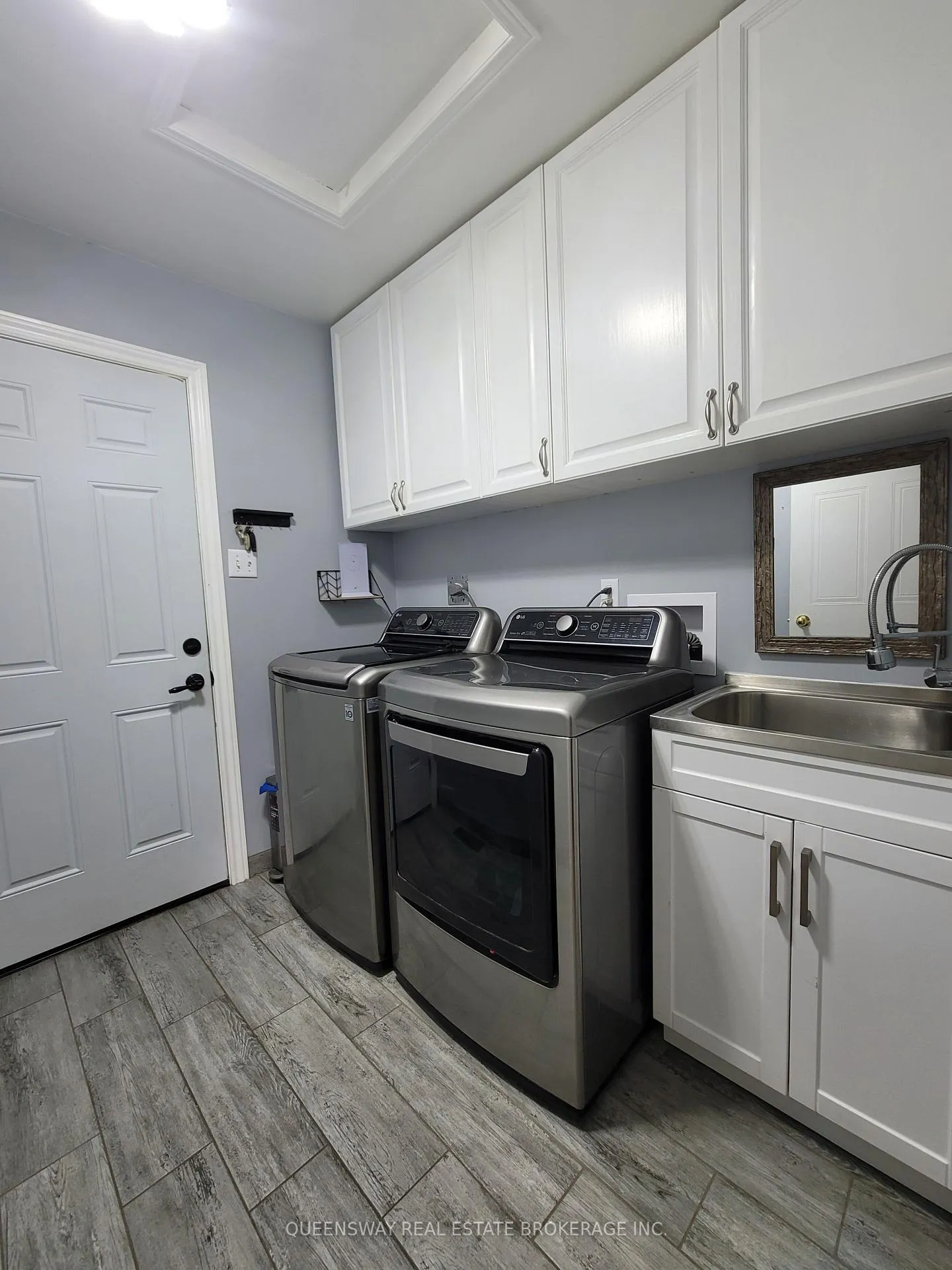 Photo 6 of 50 Acorn Crescent, Wasaga Beach — HOMEH