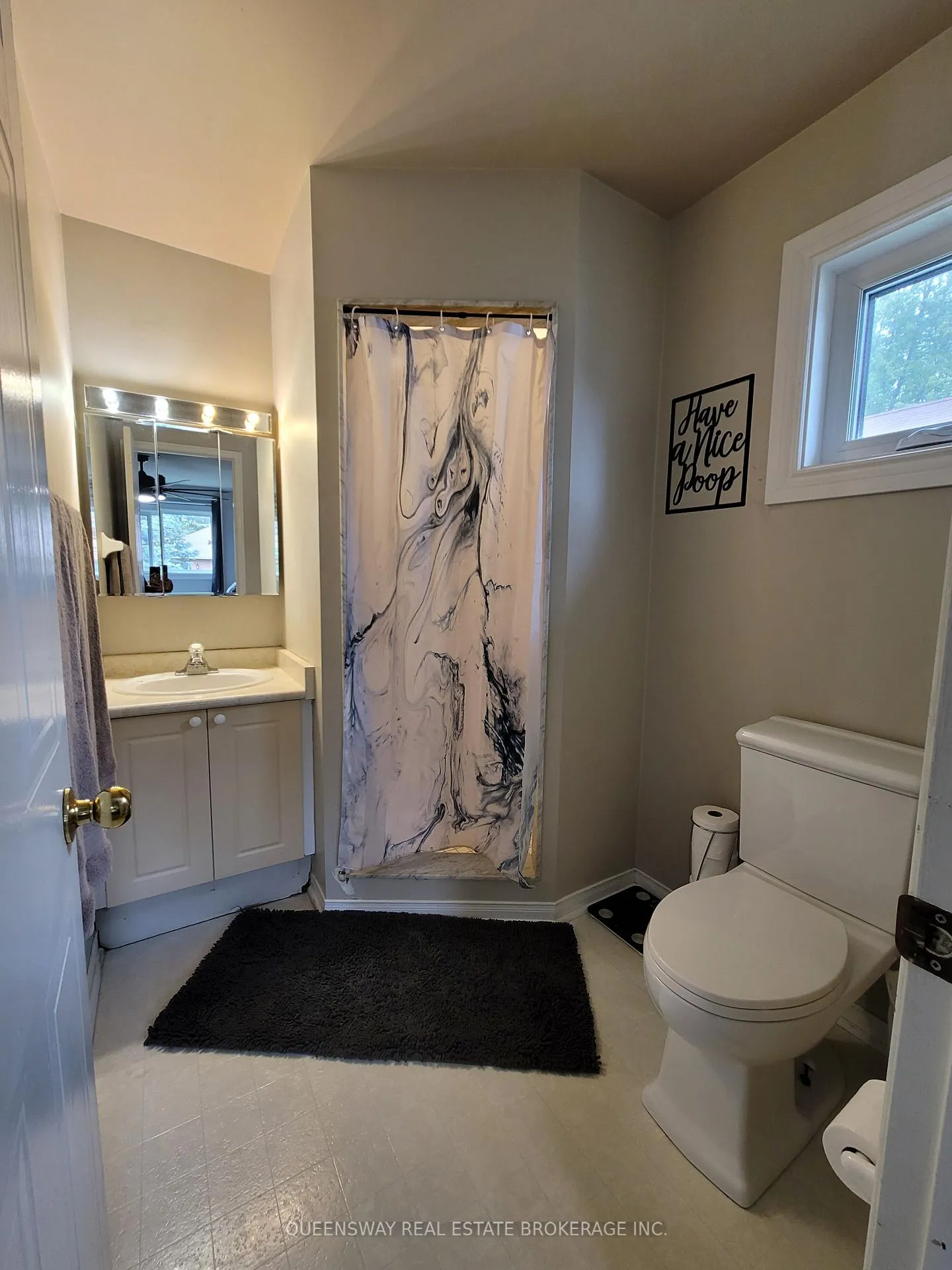 Photo 8 of 50 Acorn Crescent, Wasaga Beach — HOMEH