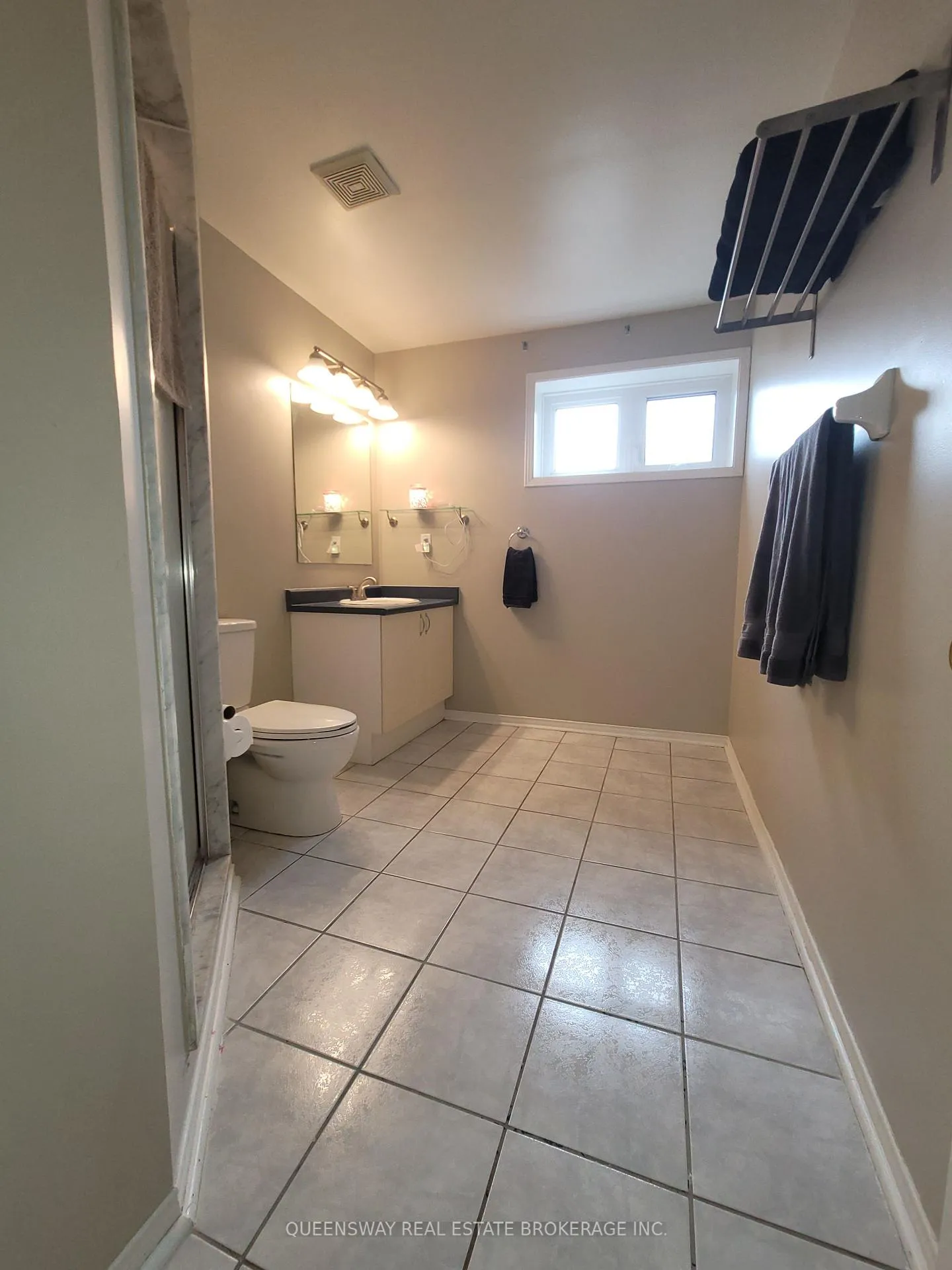 Photo 15 of 50 Acorn Crescent, Wasaga Beach — HOMEH