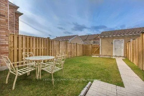 Photo 14 of 30 Terry Fox Street, Markham, Cornell — HOMEH