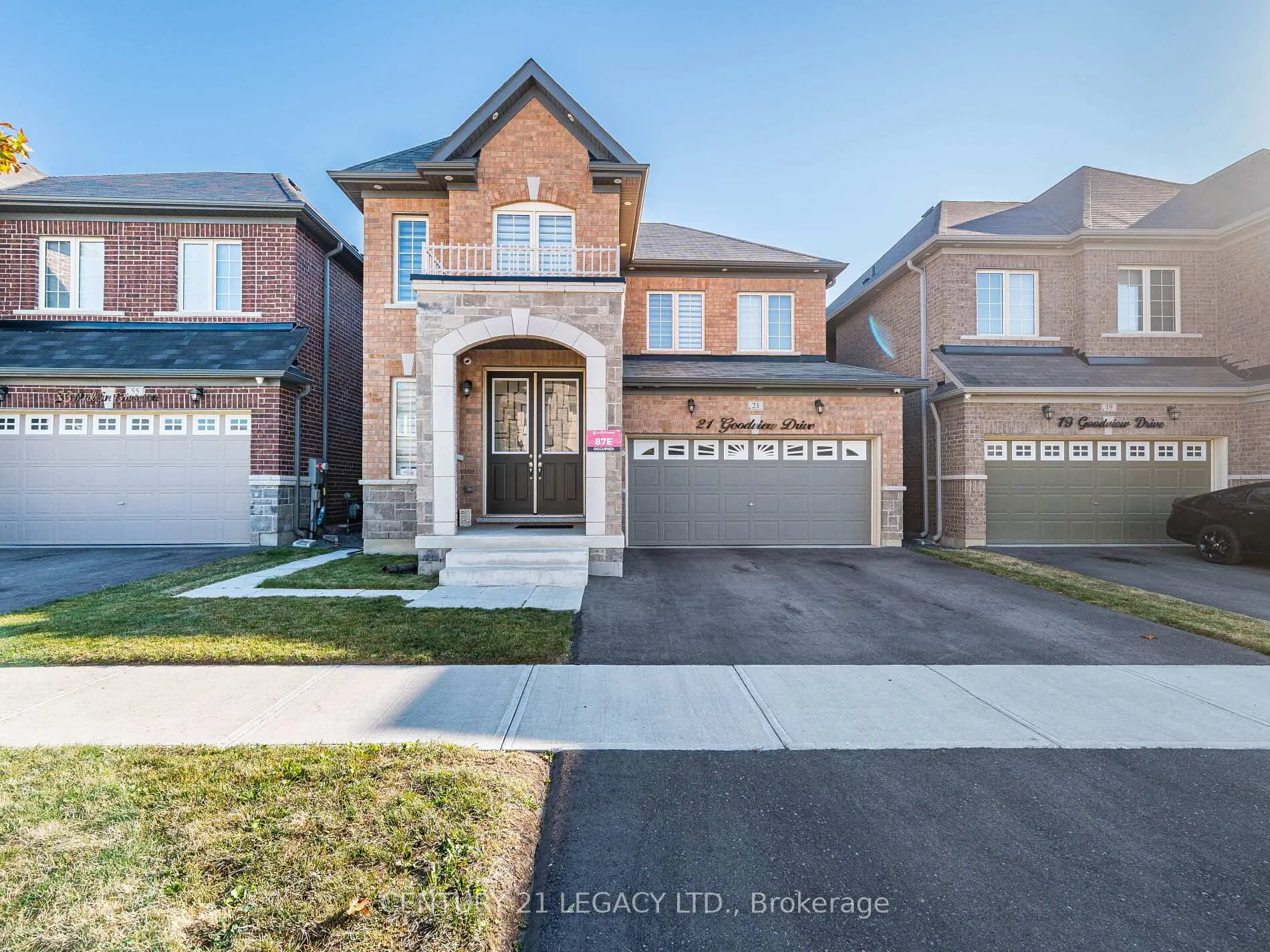 Photo 2 of 21 Goodview Drive, Brampton, Sandringham-Wellington North — HOMEH