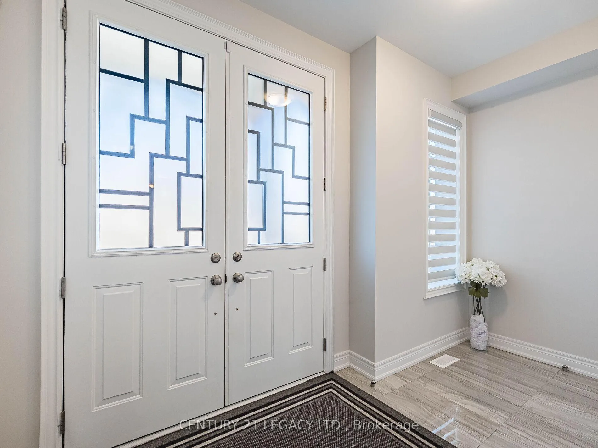 Photo 5 of 21 Goodview Drive, Brampton, Sandringham-Wellington North — HOMEH