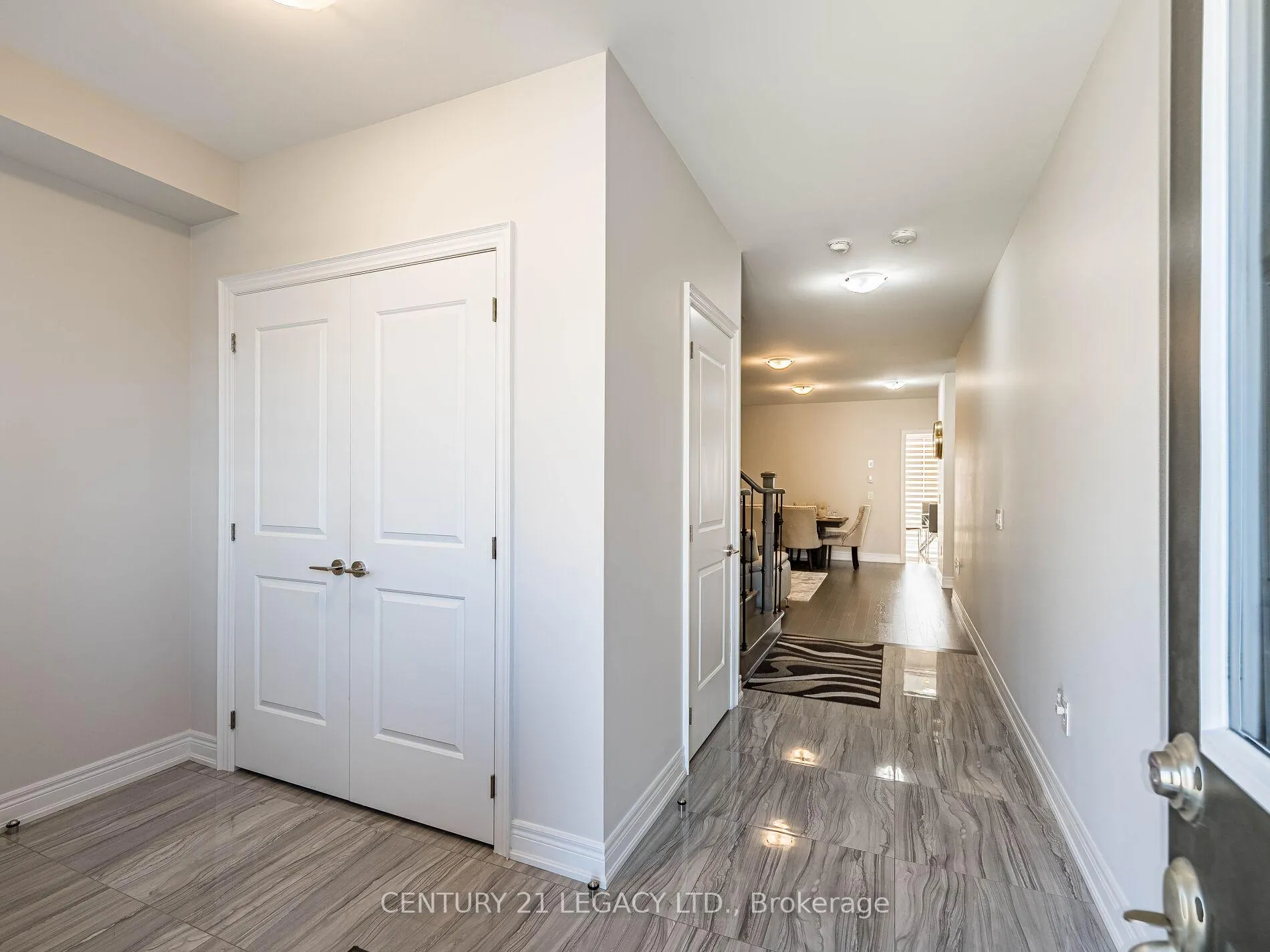Photo 6 of 21 Goodview Drive, Brampton, Sandringham-Wellington North — HOMEH