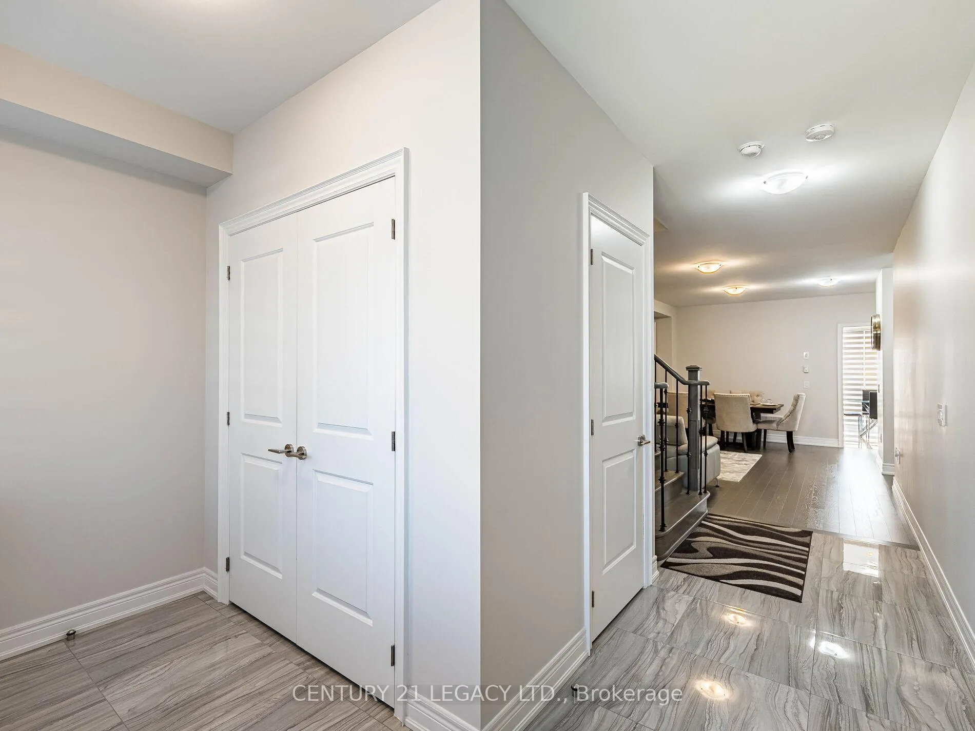 Photo 7 of 21 Goodview Drive, Brampton, Sandringham-Wellington North — HOMEH