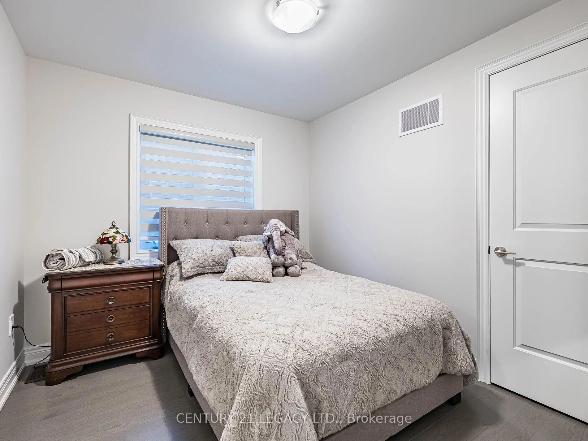 Photo 15 of 21 Goodview Drive, Brampton, Sandringham-Wellington North — HOMEH
