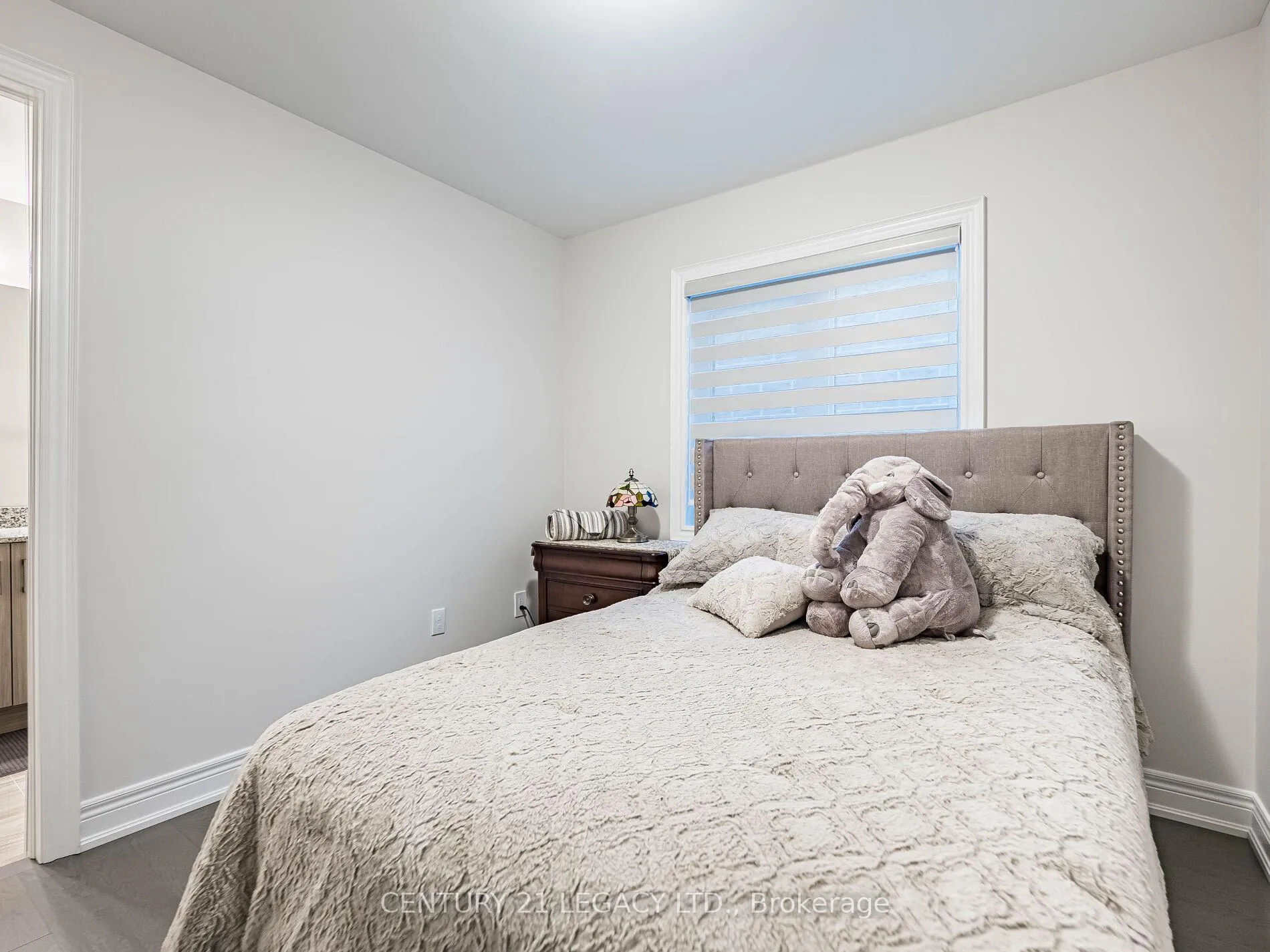 Photo 16 of 21 Goodview Drive, Brampton, Sandringham-Wellington North — HOMEH