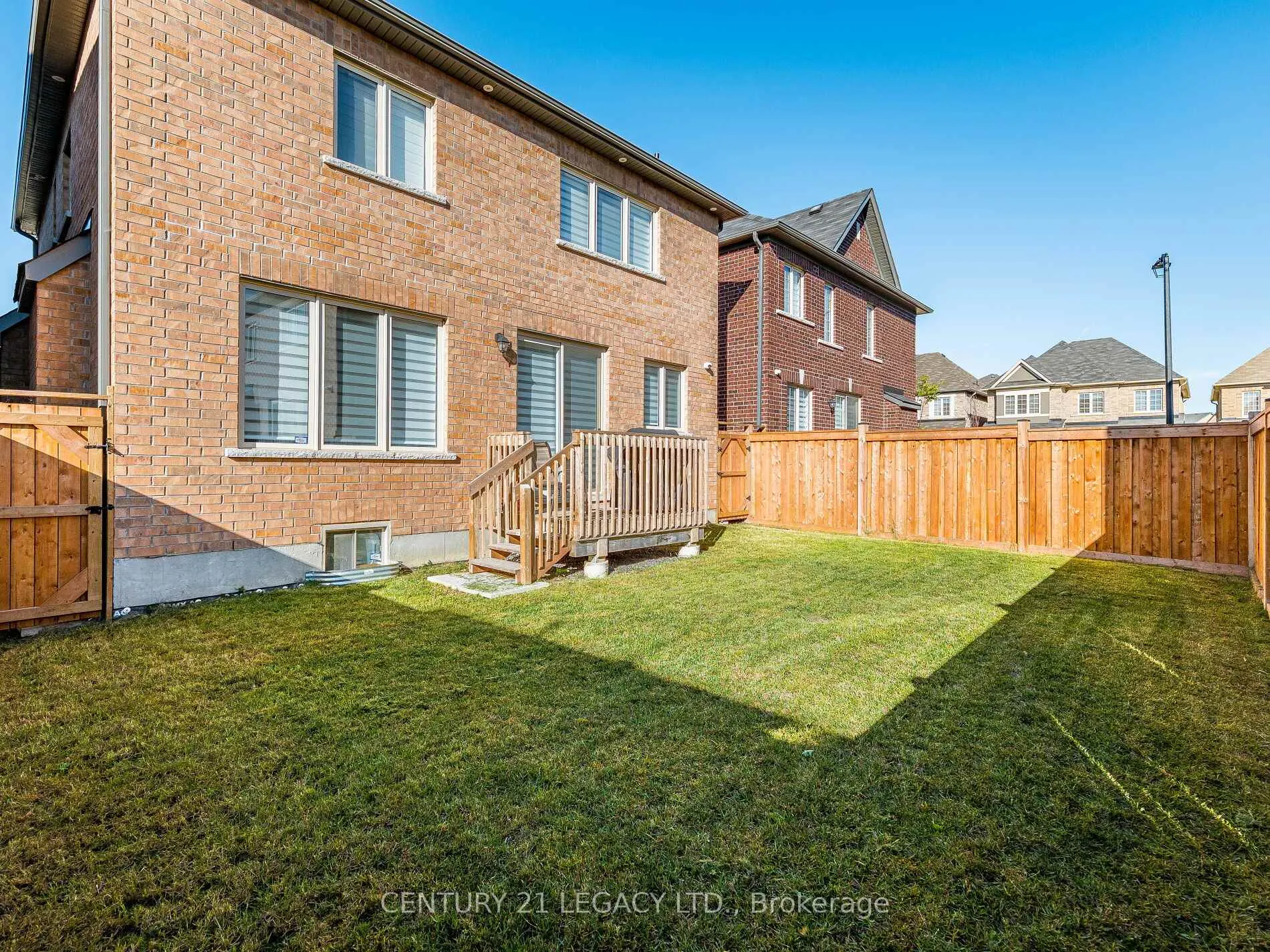 Photo 25 of 21 Goodview Drive, Brampton, Sandringham-Wellington North — HOMEH