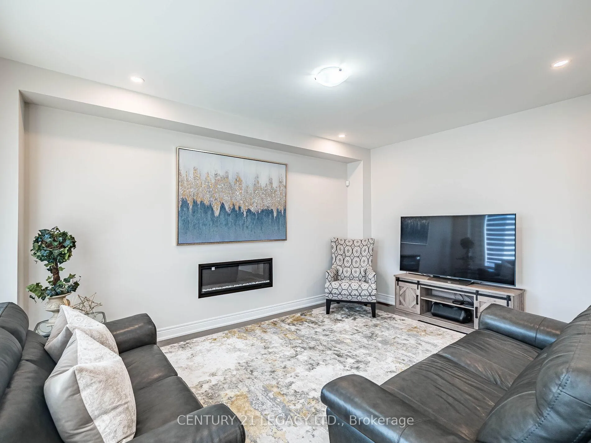Photo 32 of 21 Goodview Drive, Brampton, Sandringham-Wellington North — HOMEH