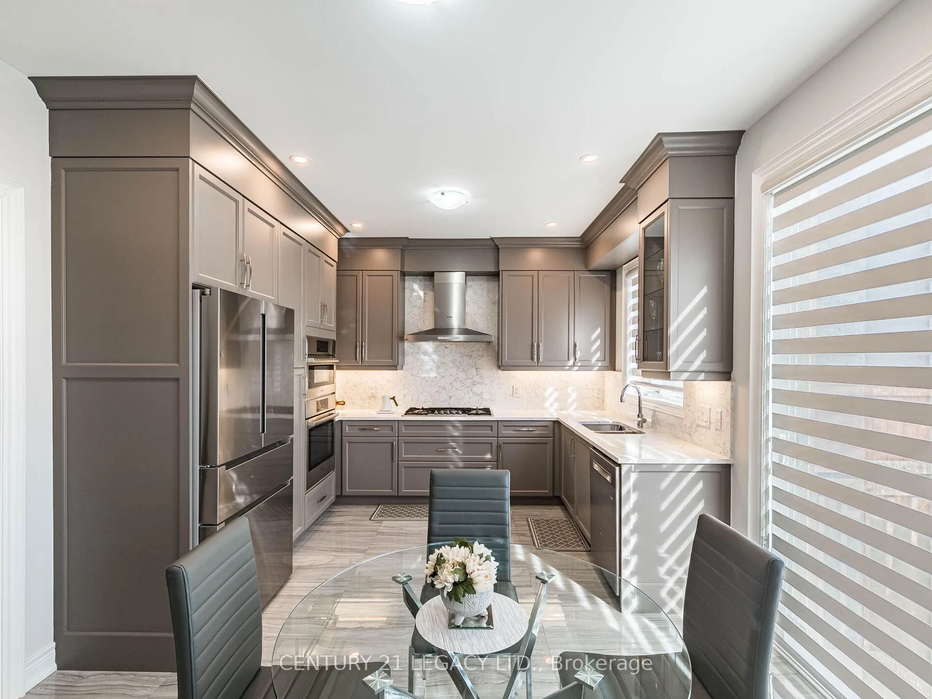 Photo 10 of 21 Goodview Drive, Brampton, Sandringham-Wellington North — HOMEH