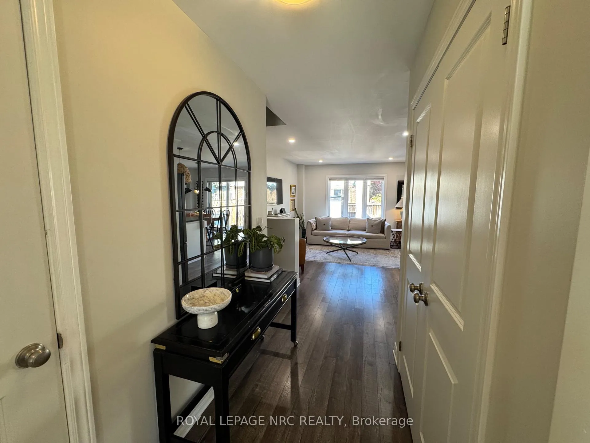 Photo 6 of 11 Violet Street, St. Catharines, Grapeview — HOMEH