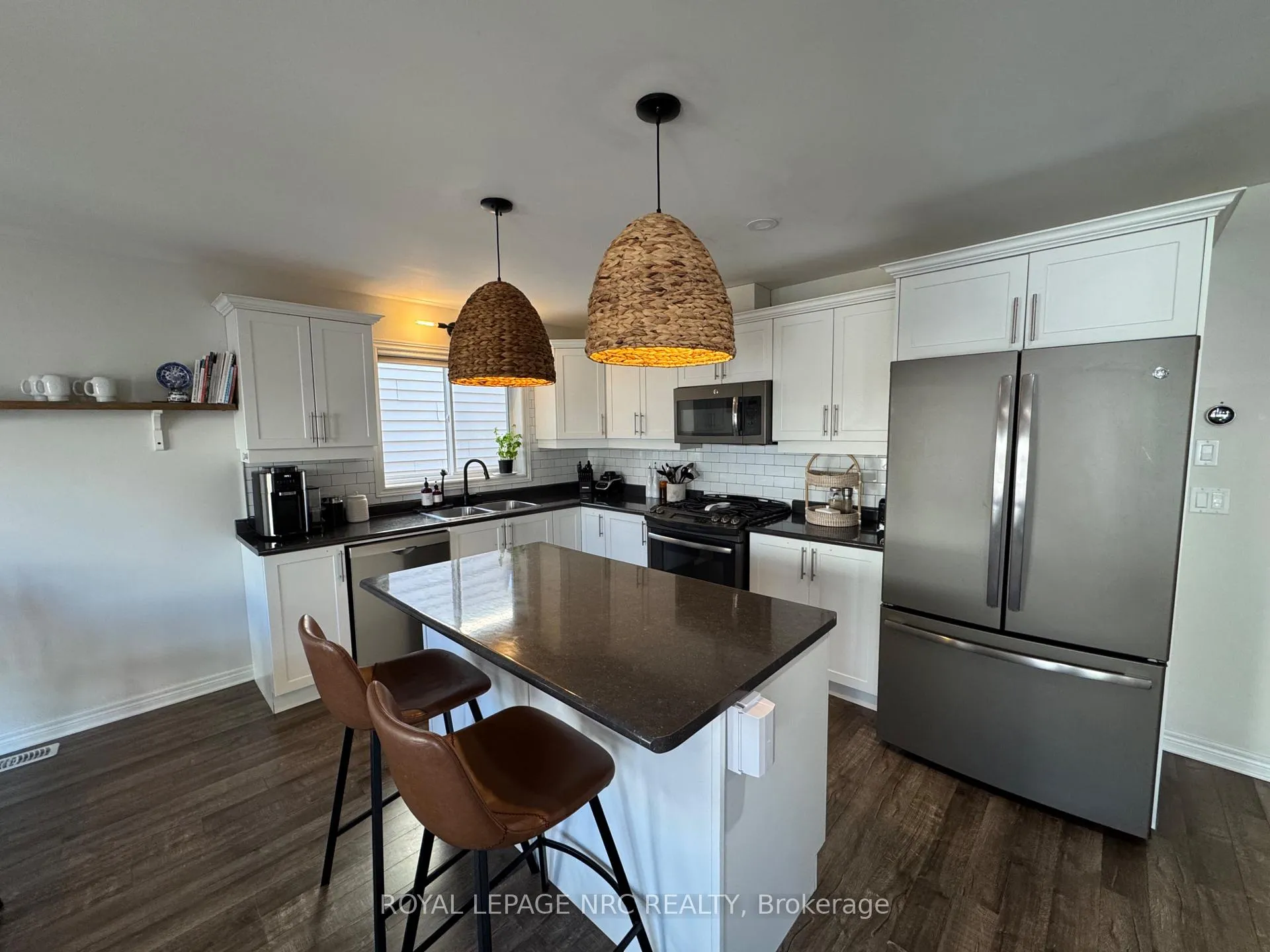Photo 9 of 11 Violet Street, St. Catharines, Grapeview — HOMEH