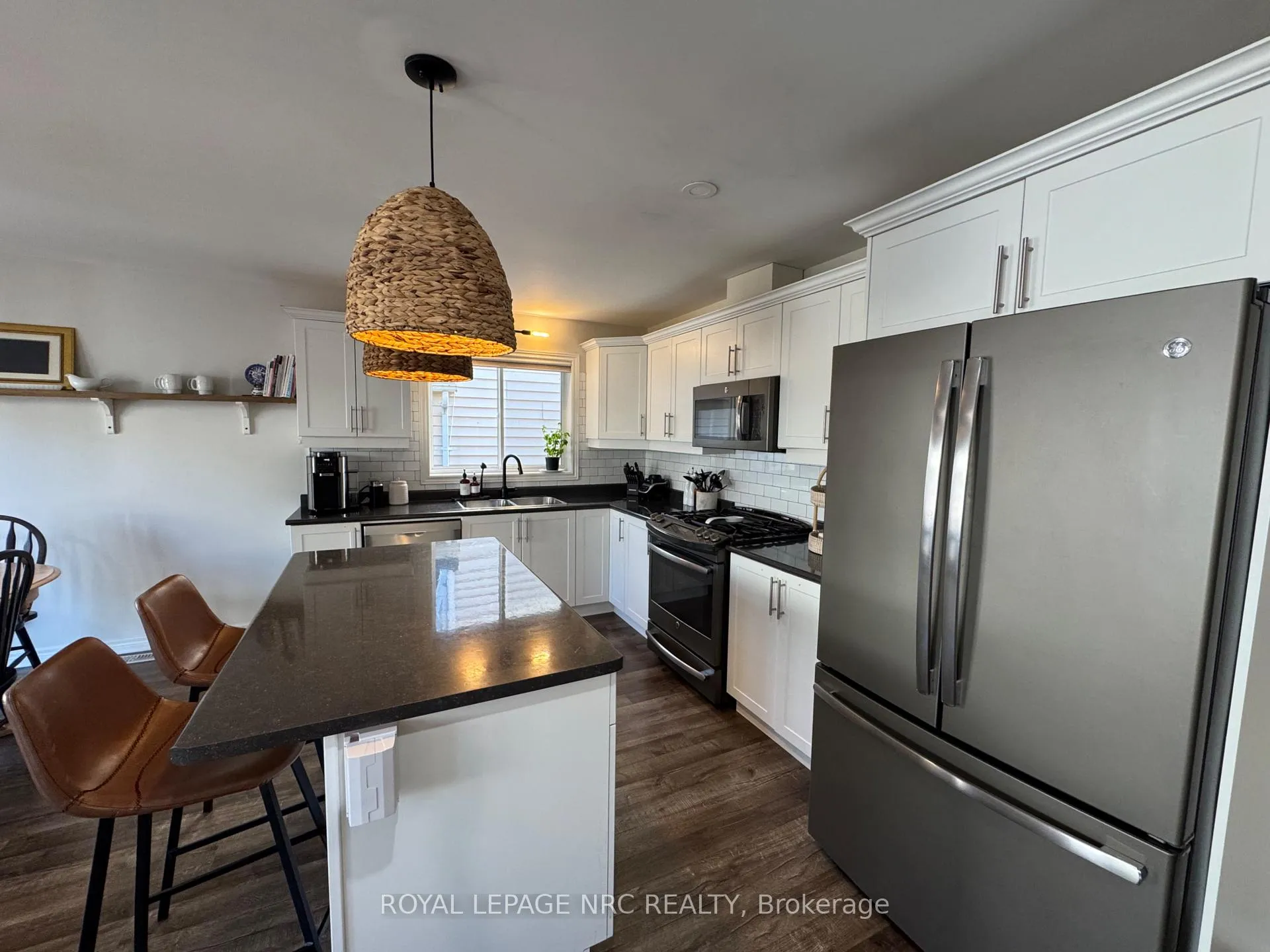 Photo 10 of 11 Violet Street, St. Catharines, Grapeview — HOMEH