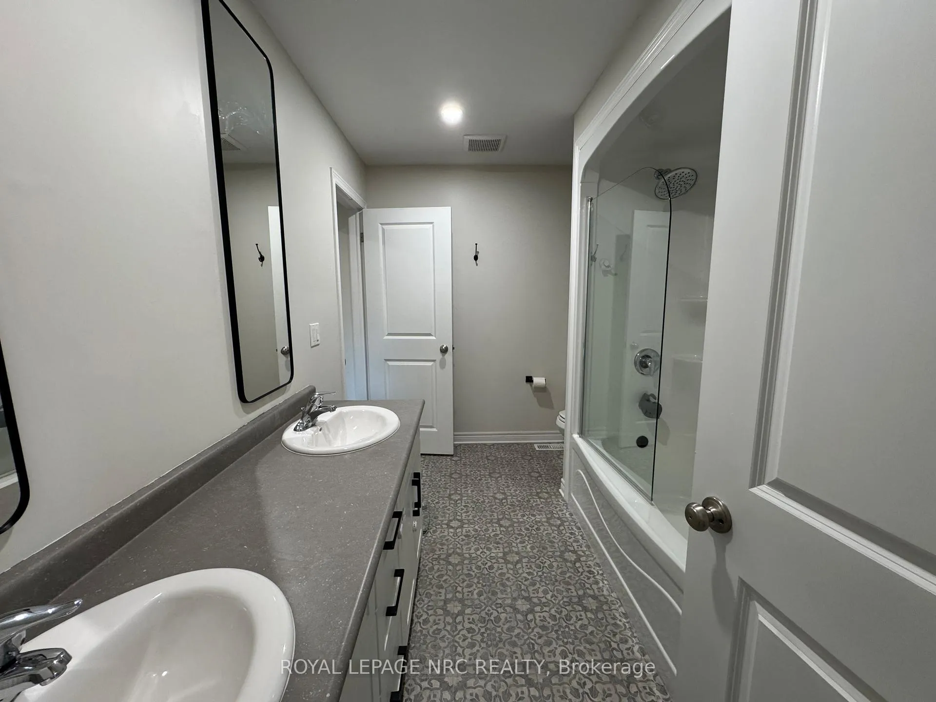 Photo 21 of 11 Violet Street, St. Catharines, Grapeview — HOMEH