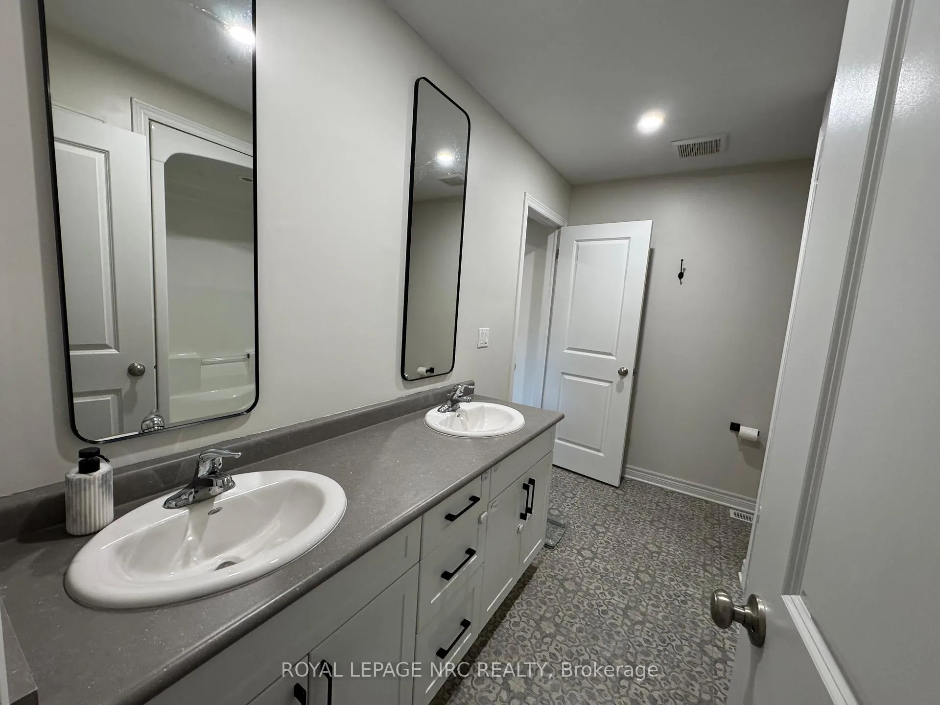 Photo 22 of 11 Violet Street, St. Catharines, Grapeview — HOMEH
