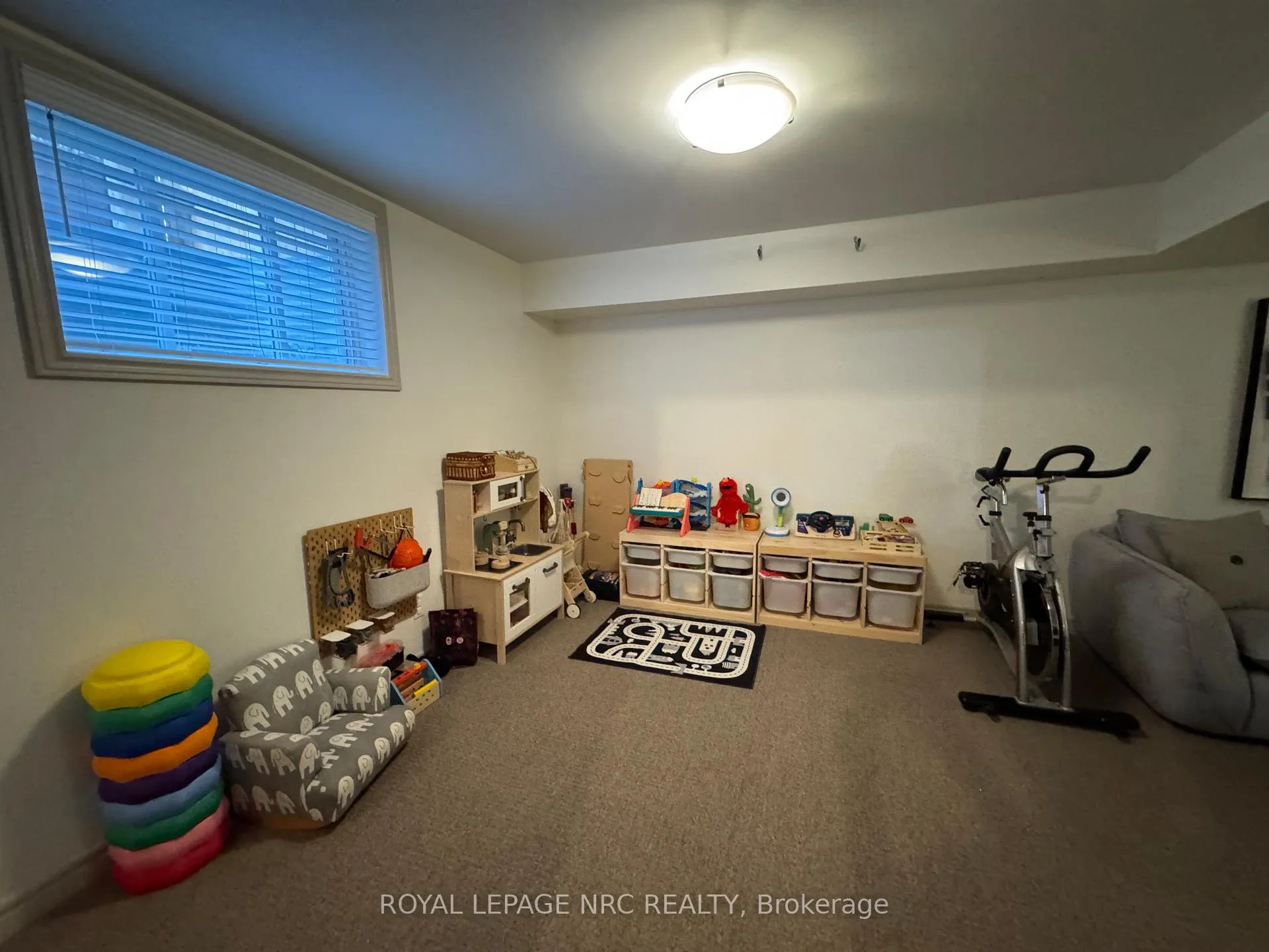 Photo 28 of 11 Violet Street, St. Catharines, Grapeview — HOMEH