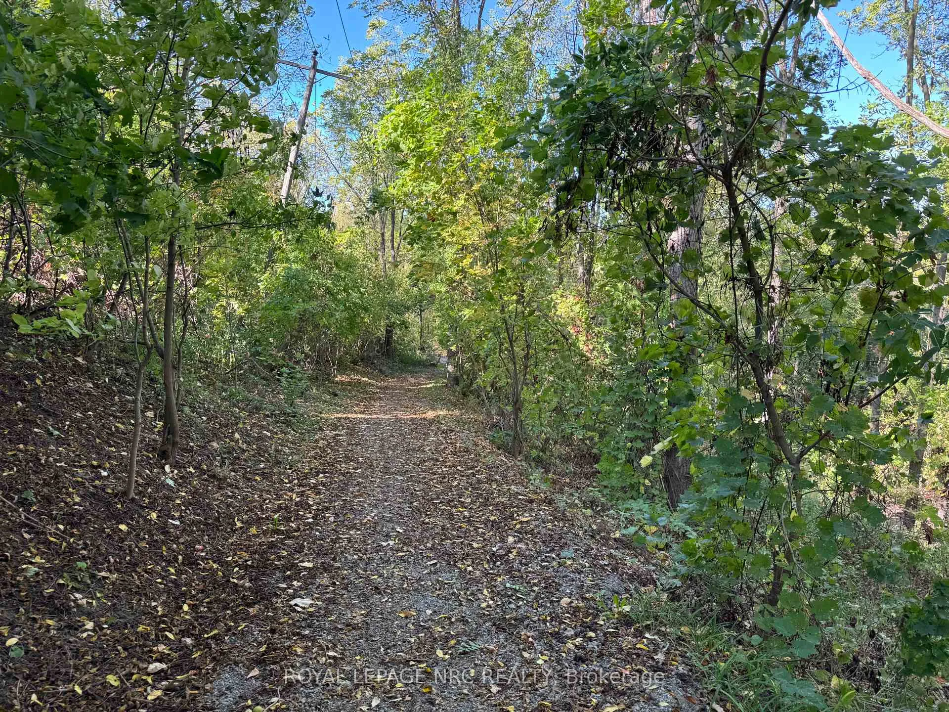 Photo 35 of 11 Violet Street, St. Catharines, Grapeview — HOMEH