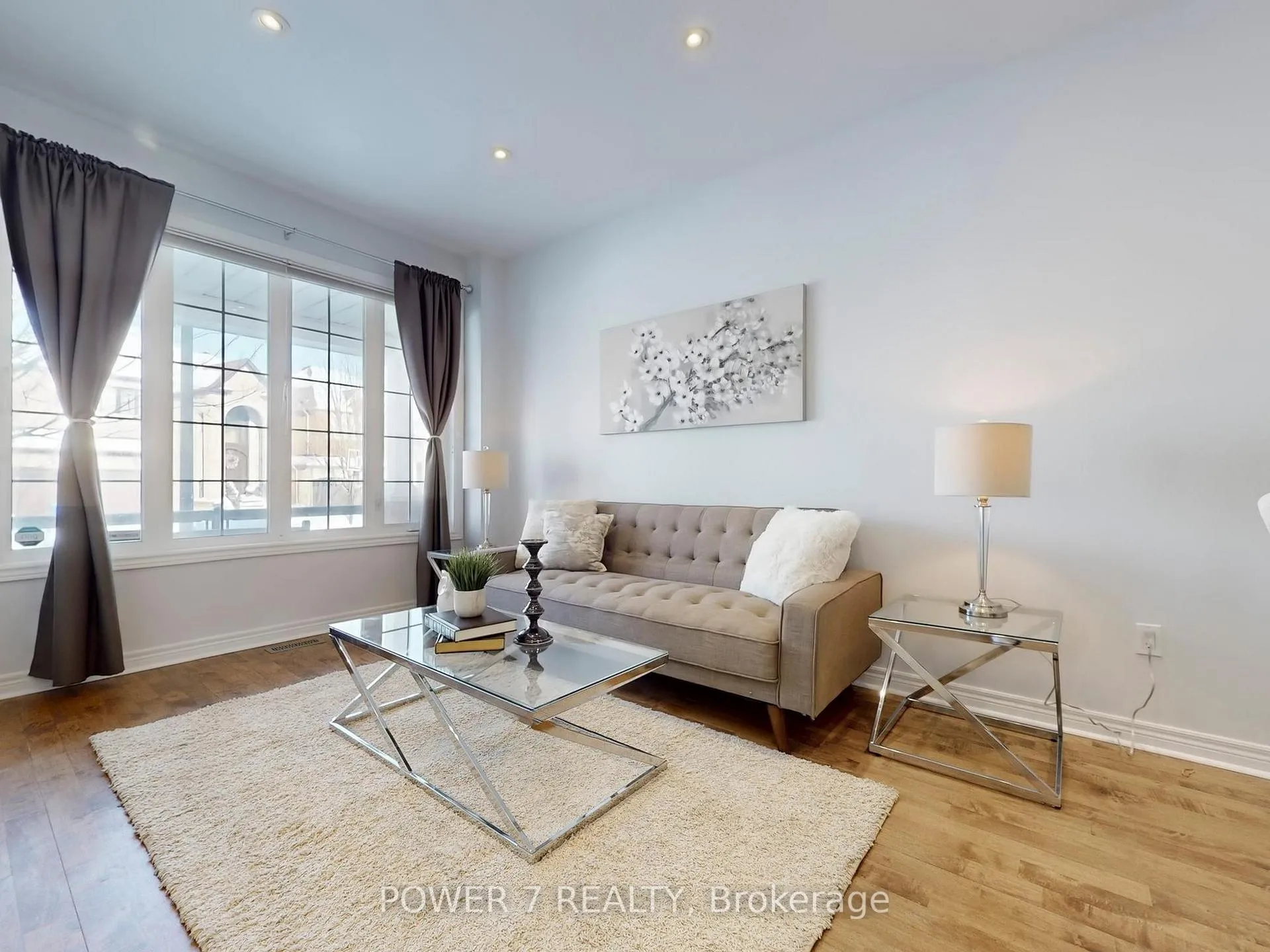 Photo 4 of 3 Demoray Court, Markham, Greensborough — HOMEH