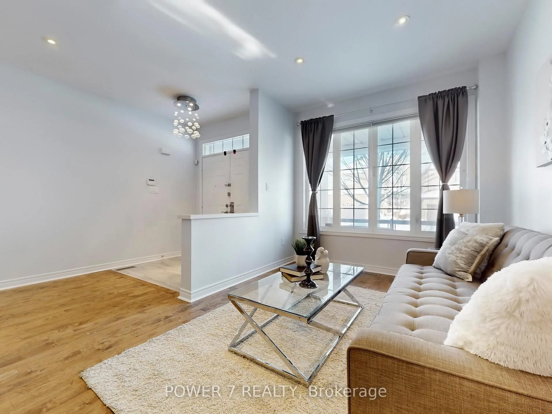 Photo 5 of 3 Demoray Court, Markham, Greensborough — HOMEH