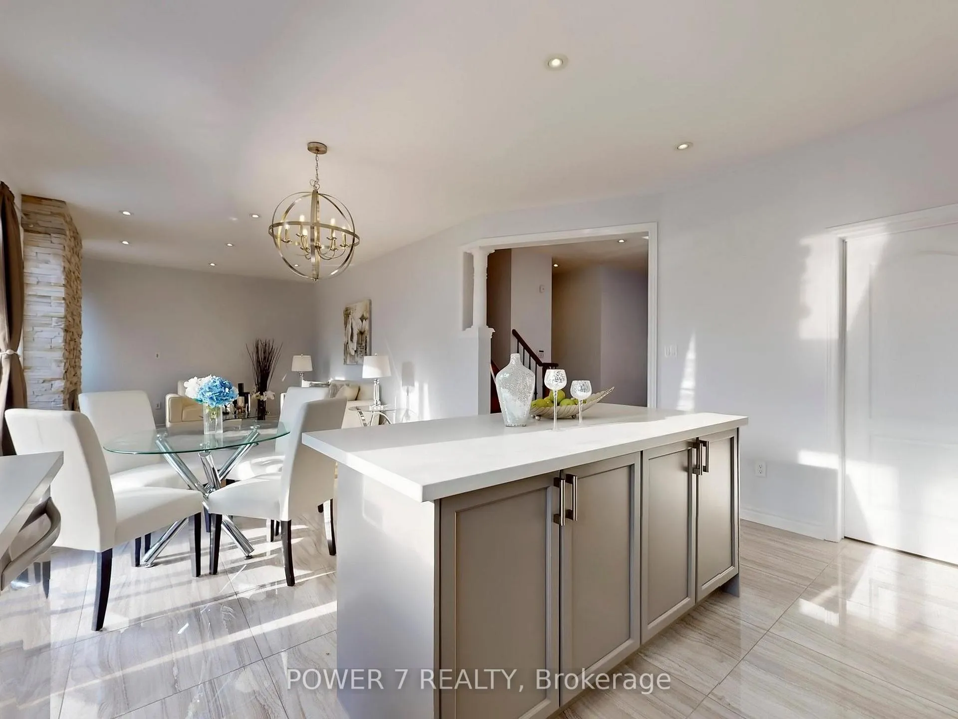 Photo 16 of 3 Demoray Court, Markham, Greensborough — HOMEH