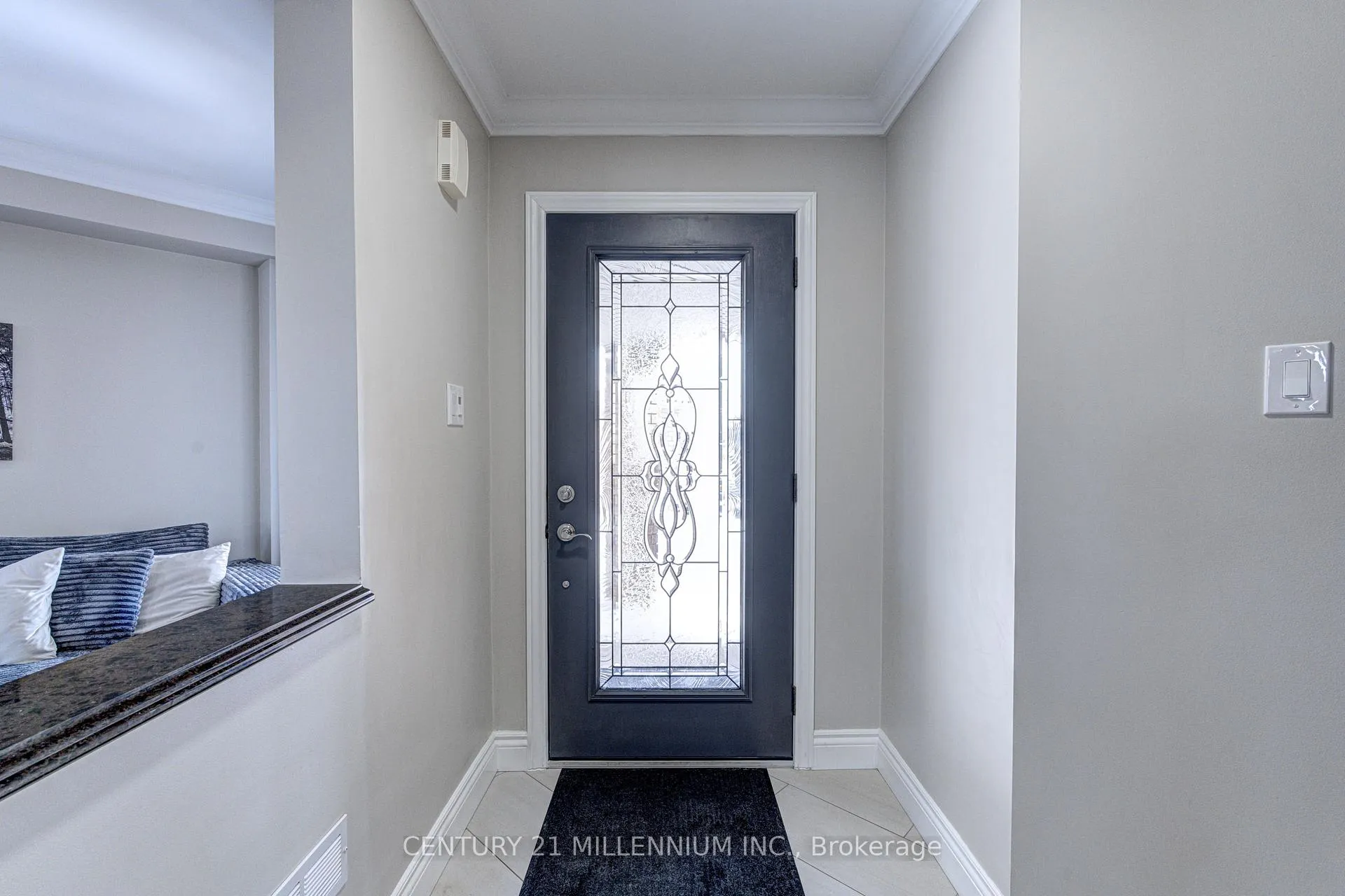 Photo 3 of 88 Eaton Street, Halton Hills, Georgetown — HOMEH