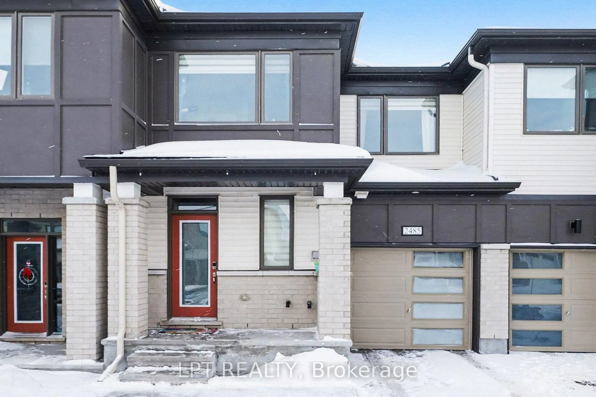 Photo 2 of 2485 Watercolours Way, Ottawa, Barrhaven - Half Moon Bay — HOMEH
