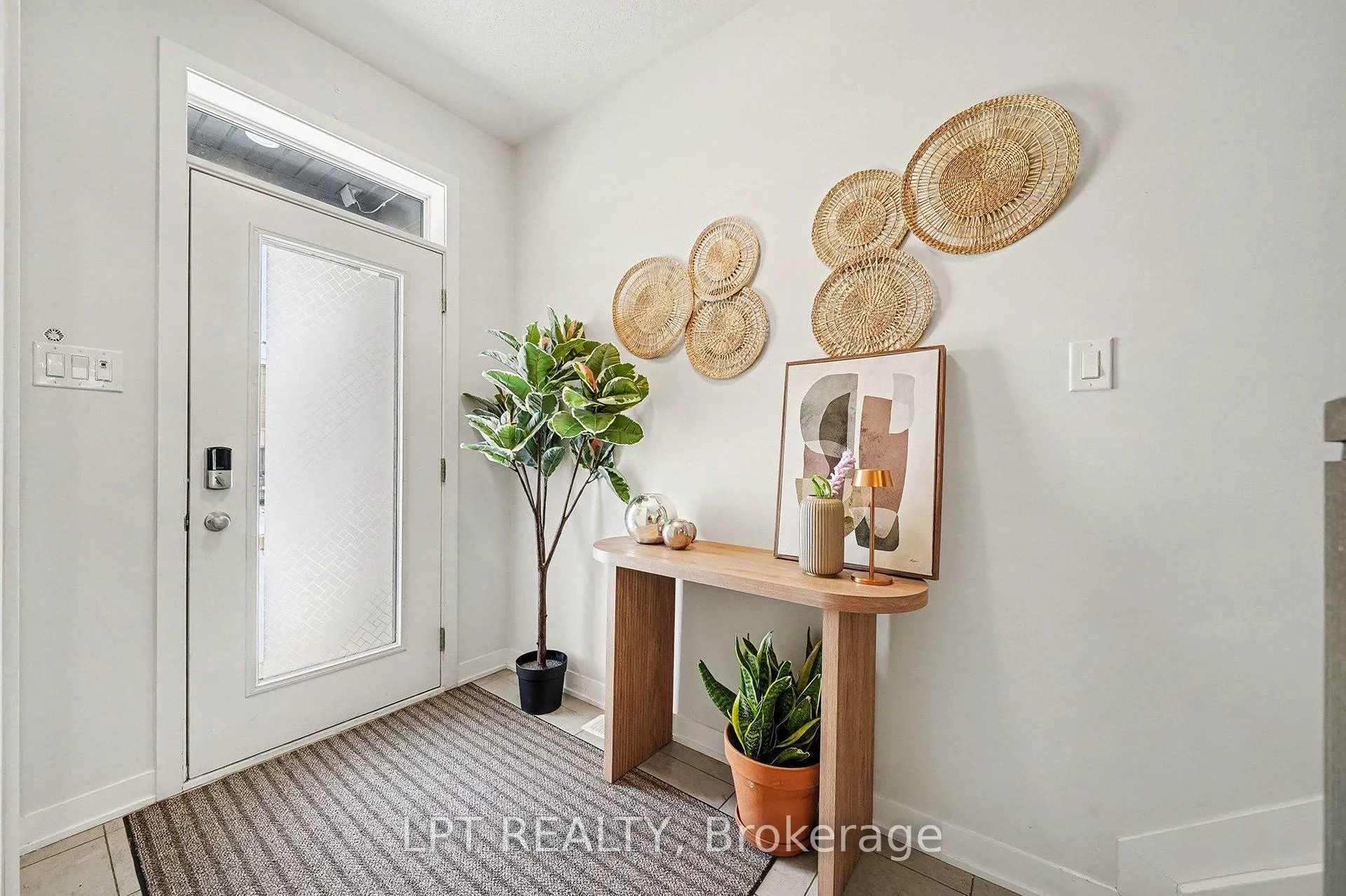 Photo 4 of 2485 Watercolours Way, Ottawa, Barrhaven - Half Moon Bay — HOMEH