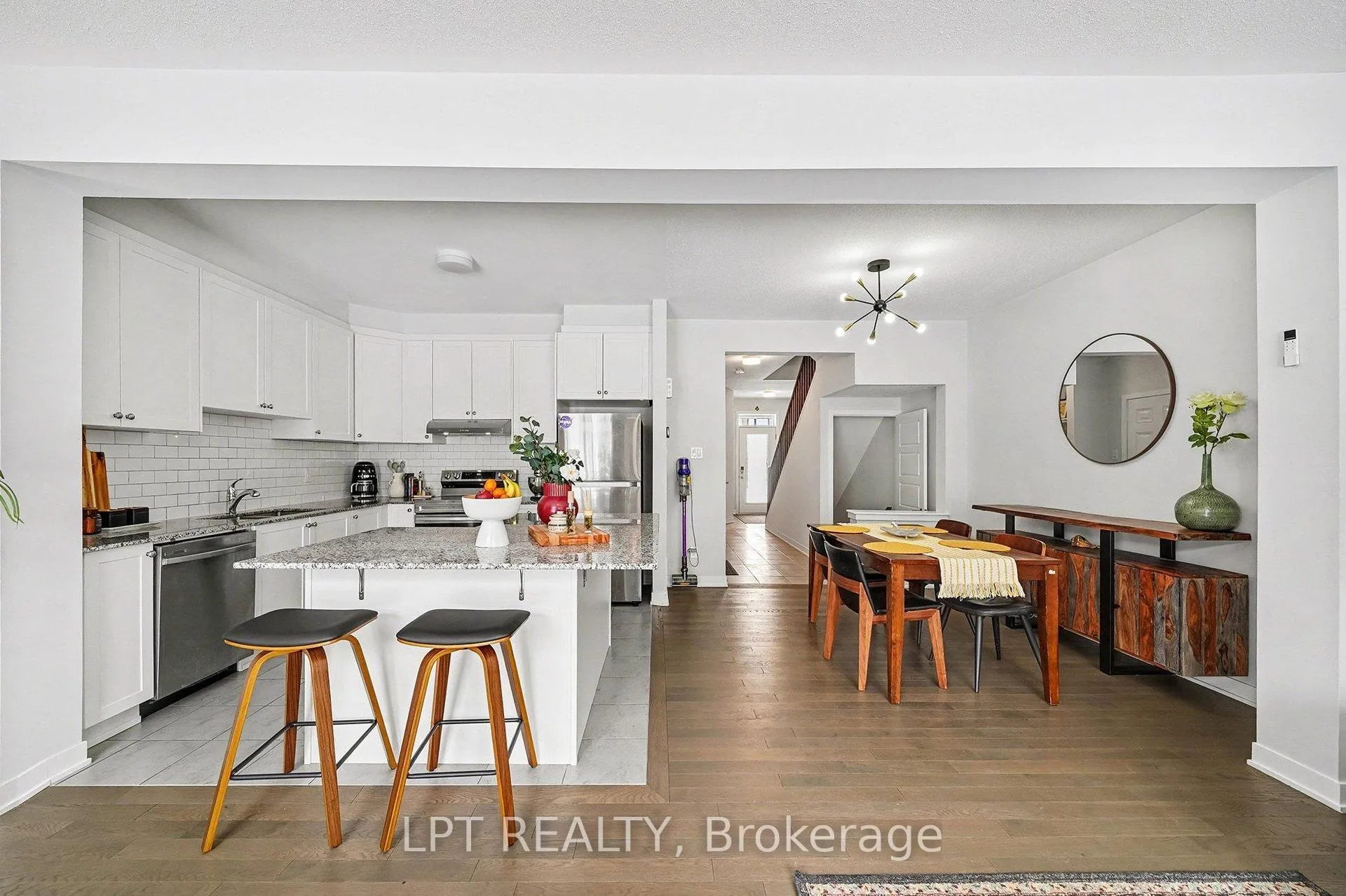 Photo 7 of 2485 Watercolours Way, Ottawa, Barrhaven - Half Moon Bay — HOMEH