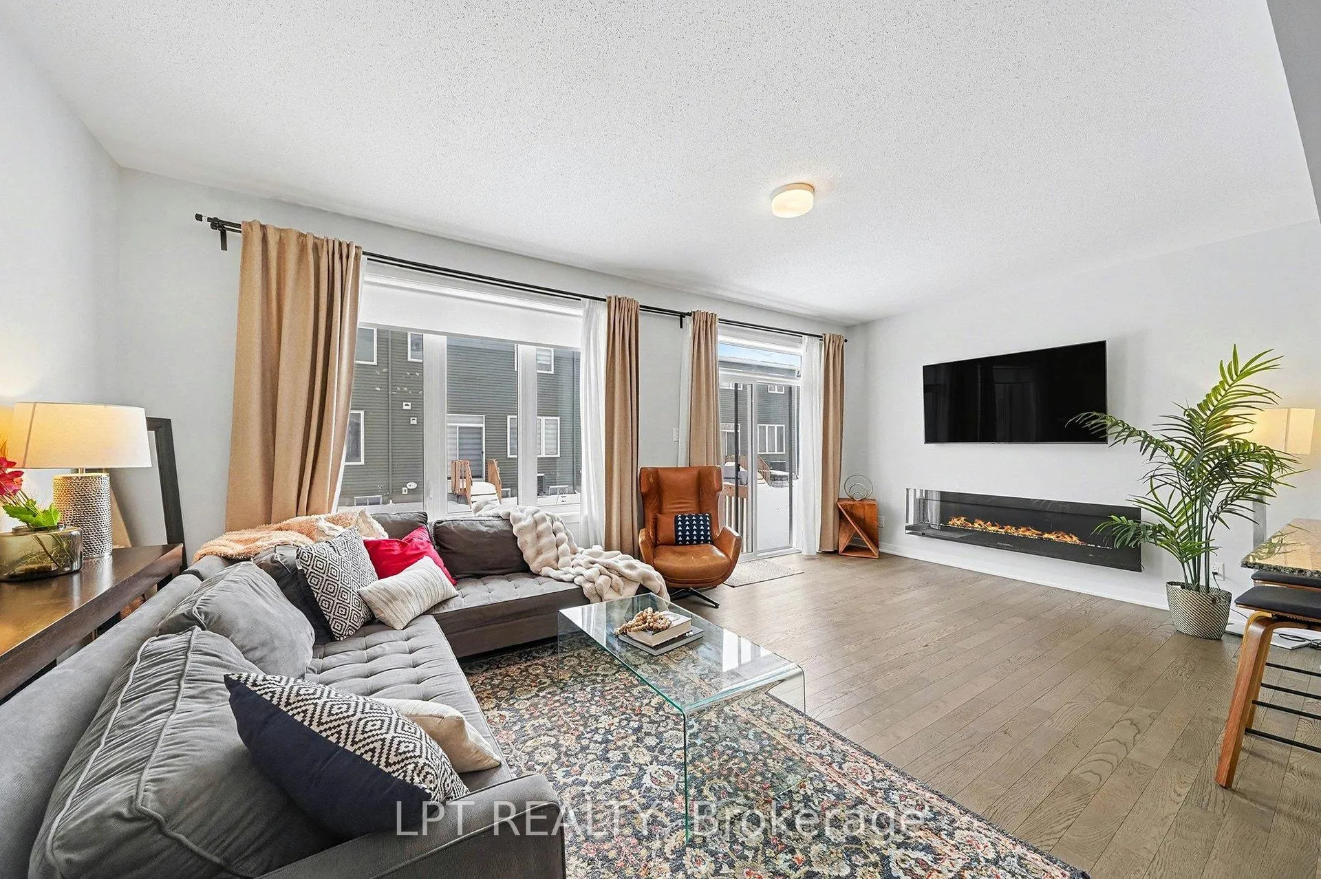 Photo 9 of 2485 Watercolours Way, Ottawa, Barrhaven - Half Moon Bay — HOMEH