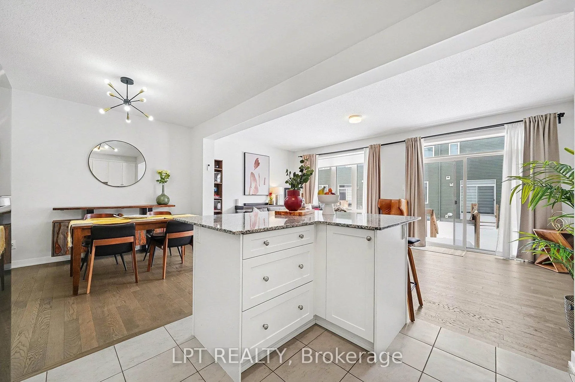Photo 10 of 2485 Watercolours Way, Ottawa, Barrhaven - Half Moon Bay — HOMEH