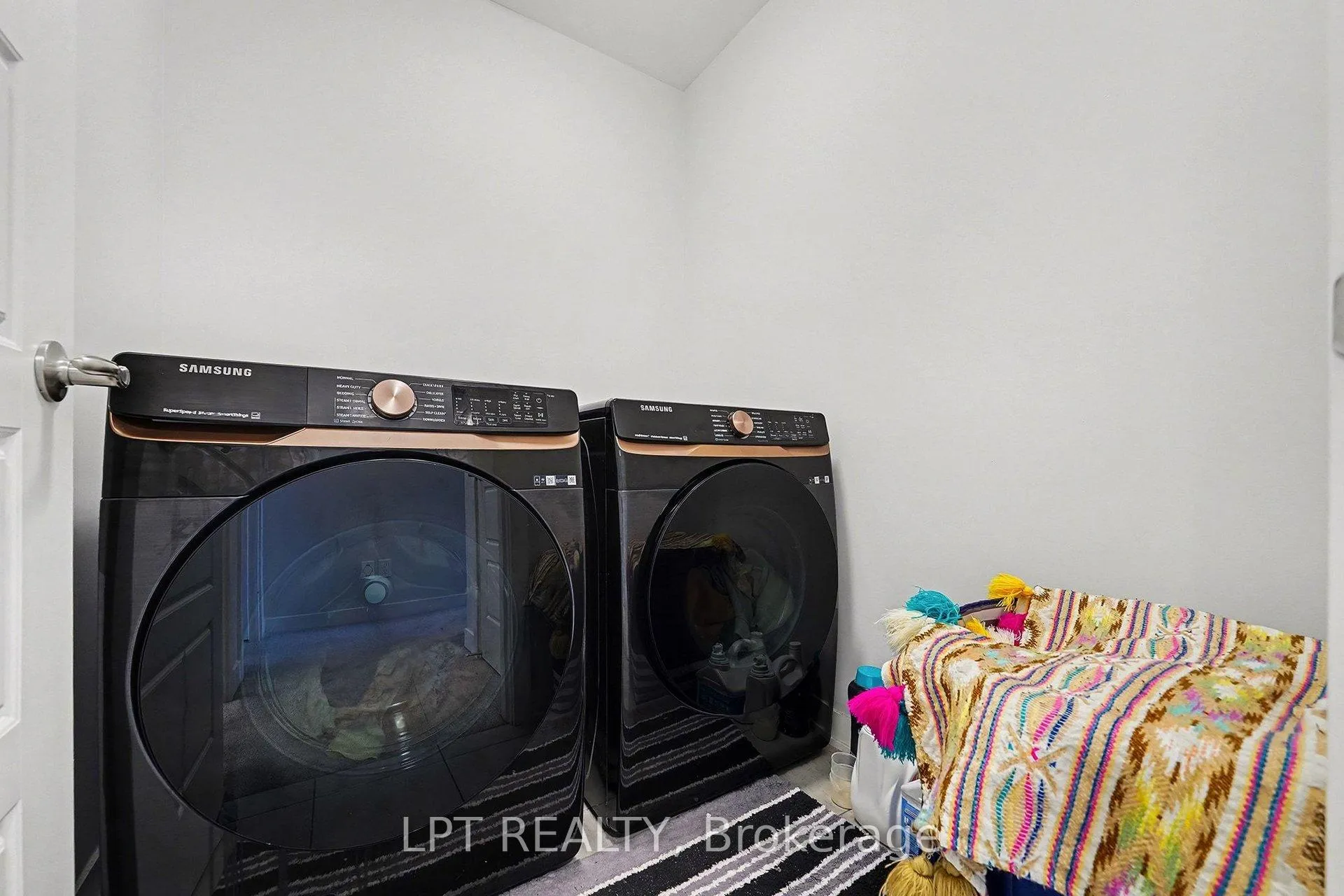 Photo 26 of 2485 Watercolours Way, Ottawa, Barrhaven - Half Moon Bay — HOMEH