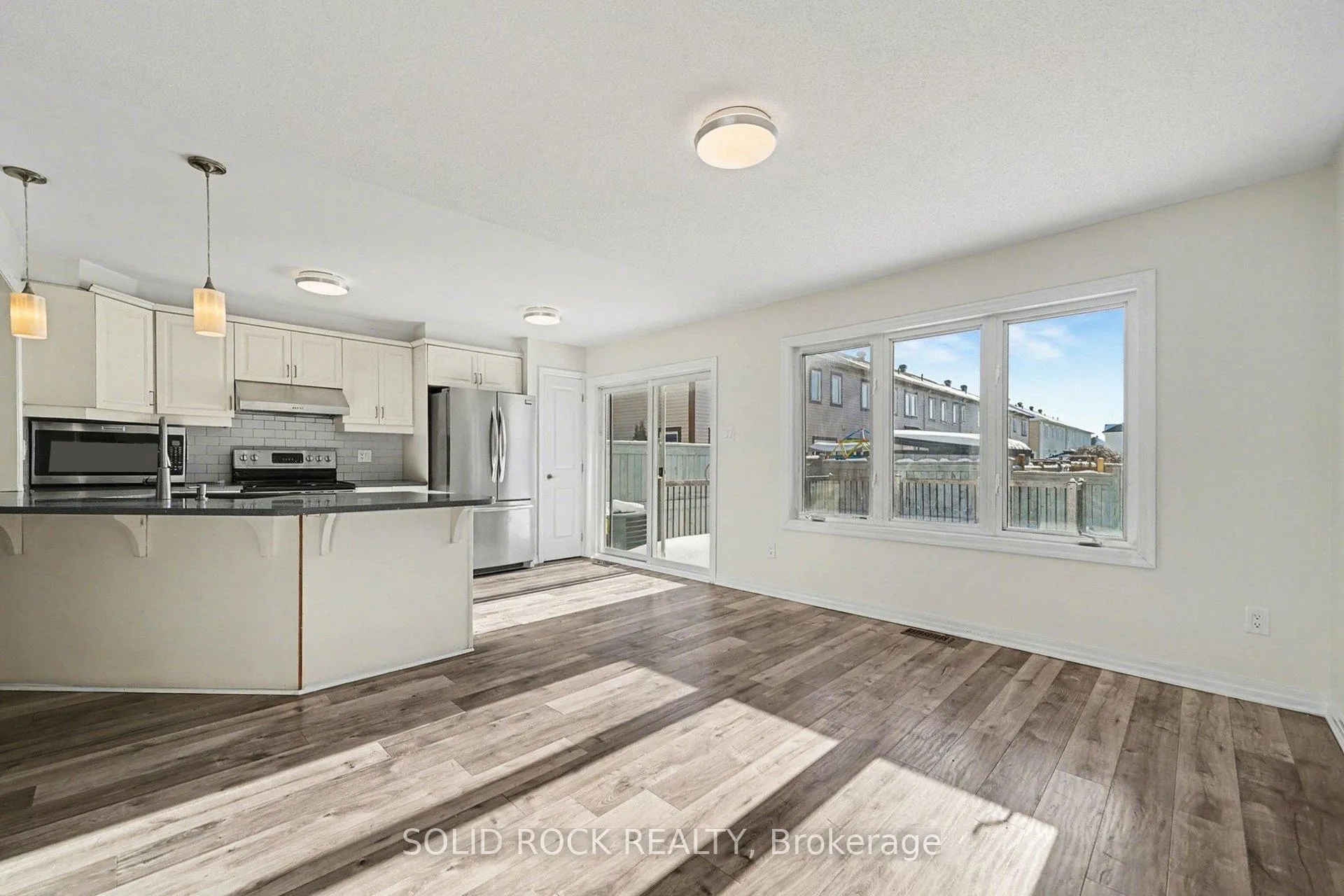Photo 7 of 407 White Arctic Avenue, Ottawa, Barrhaven - Half Moon Bay — HOMEH