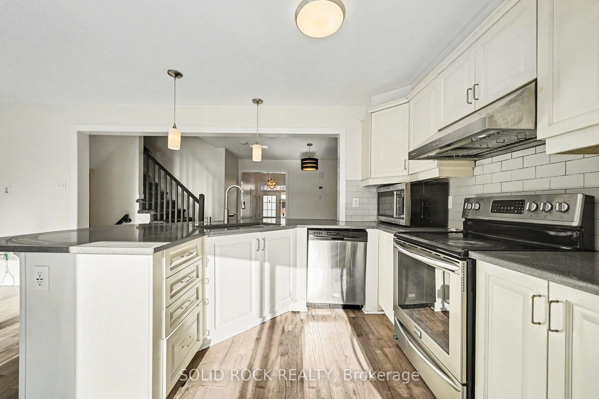 Photo 9 of 407 White Arctic Avenue, Ottawa, Barrhaven - Half Moon Bay — HOMEH