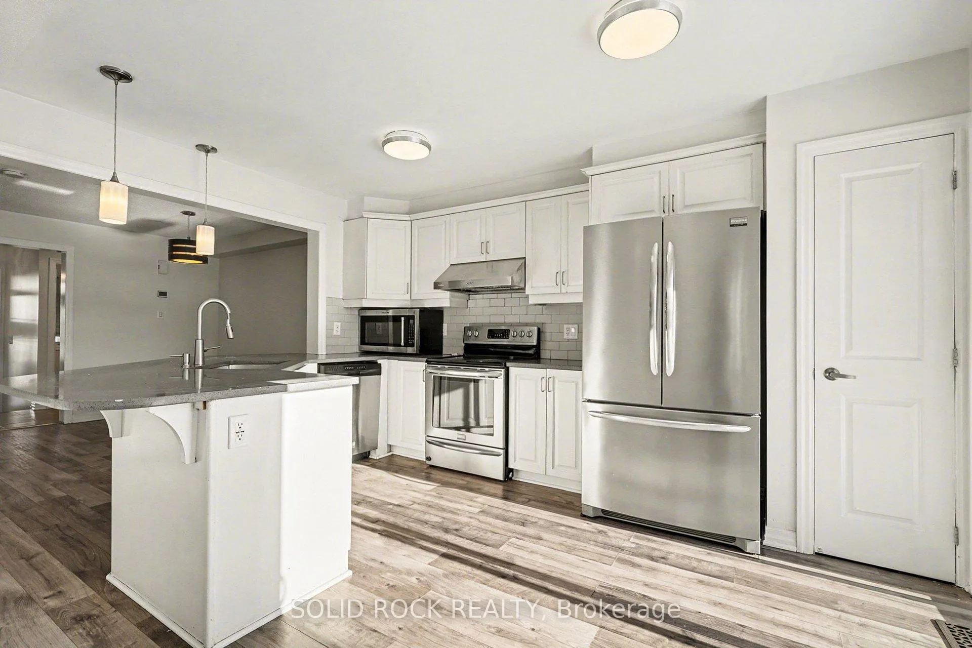 Photo 10 of 407 White Arctic Avenue, Ottawa, Barrhaven - Half Moon Bay — HOMEH