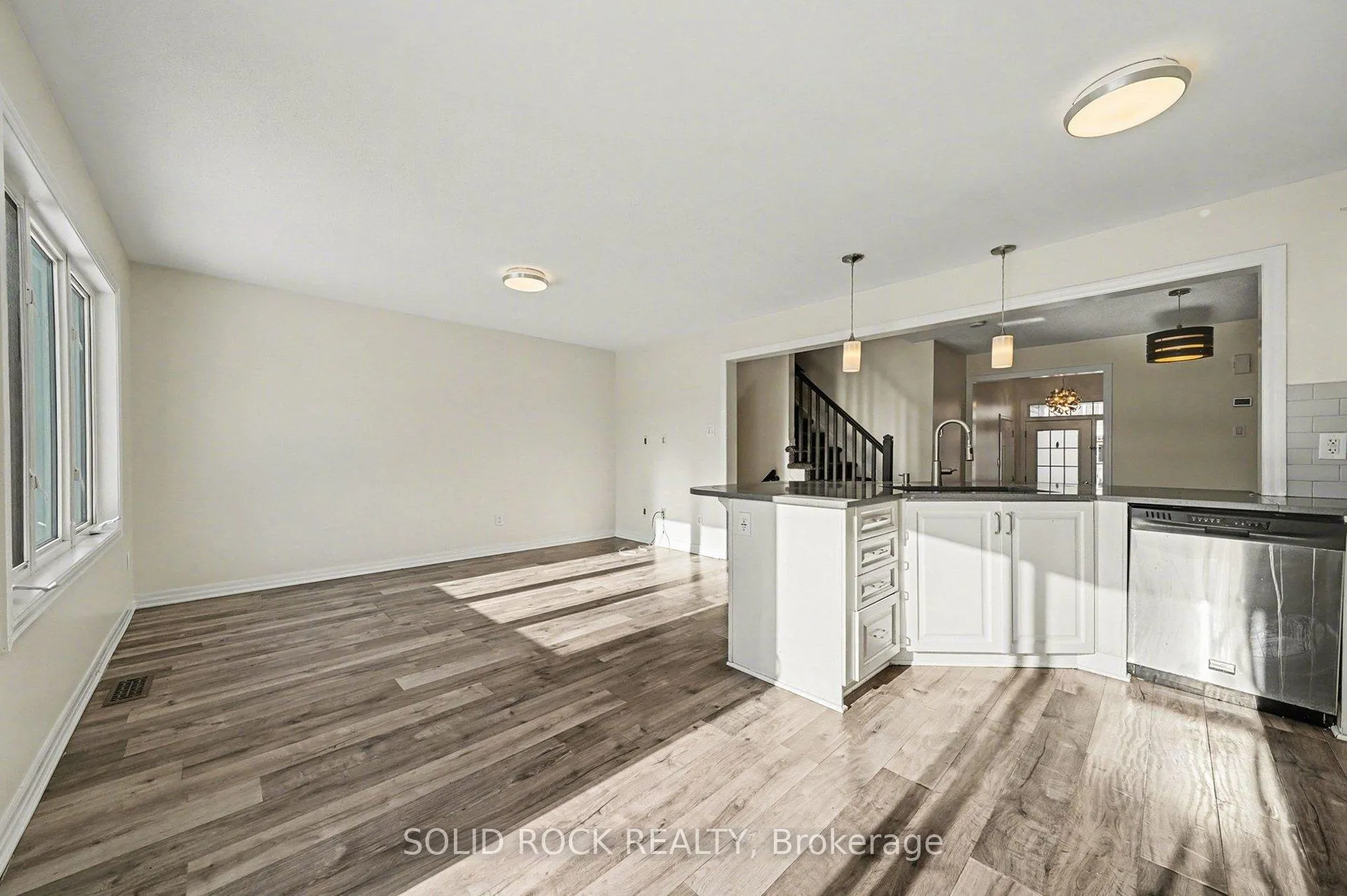Photo 12 of 407 White Arctic Avenue, Ottawa, Barrhaven - Half Moon Bay — HOMEH