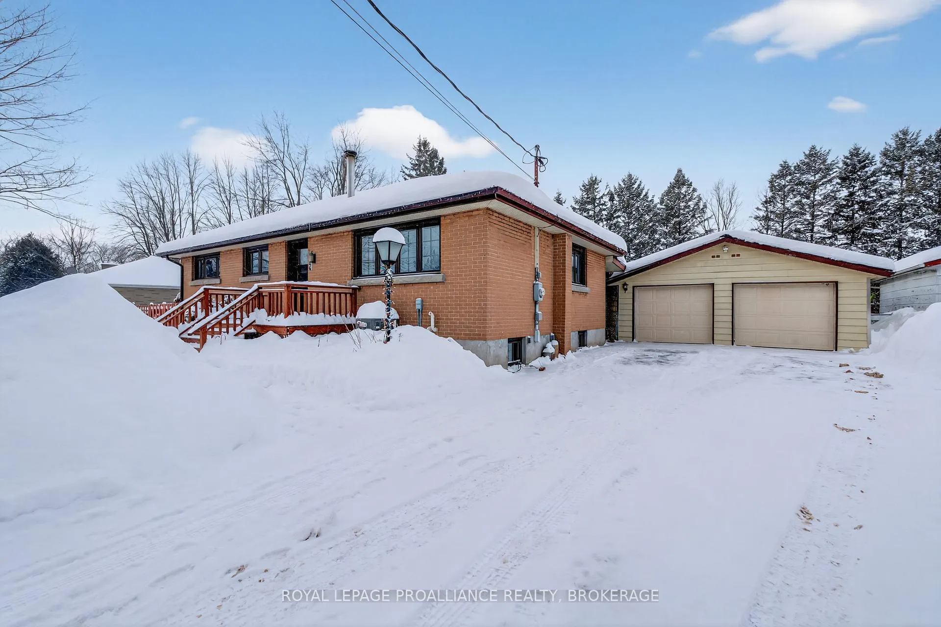 Photo 1 of 1746 Marian Crescent, Kingston, City North of 401 — HOMEH