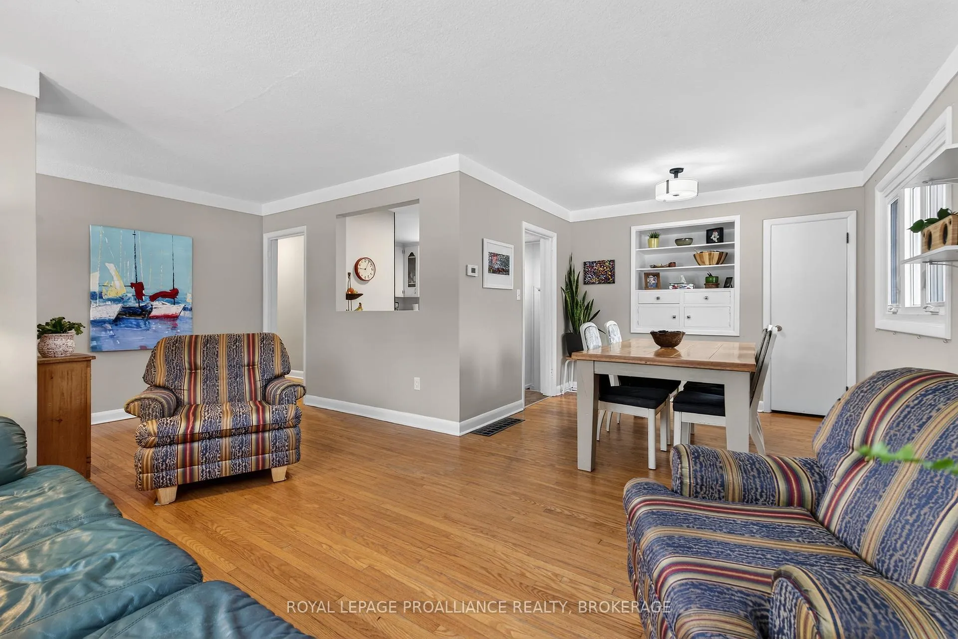 Photo 8 of 1746 Marian Crescent, Kingston, City North of 401 — HOMEH