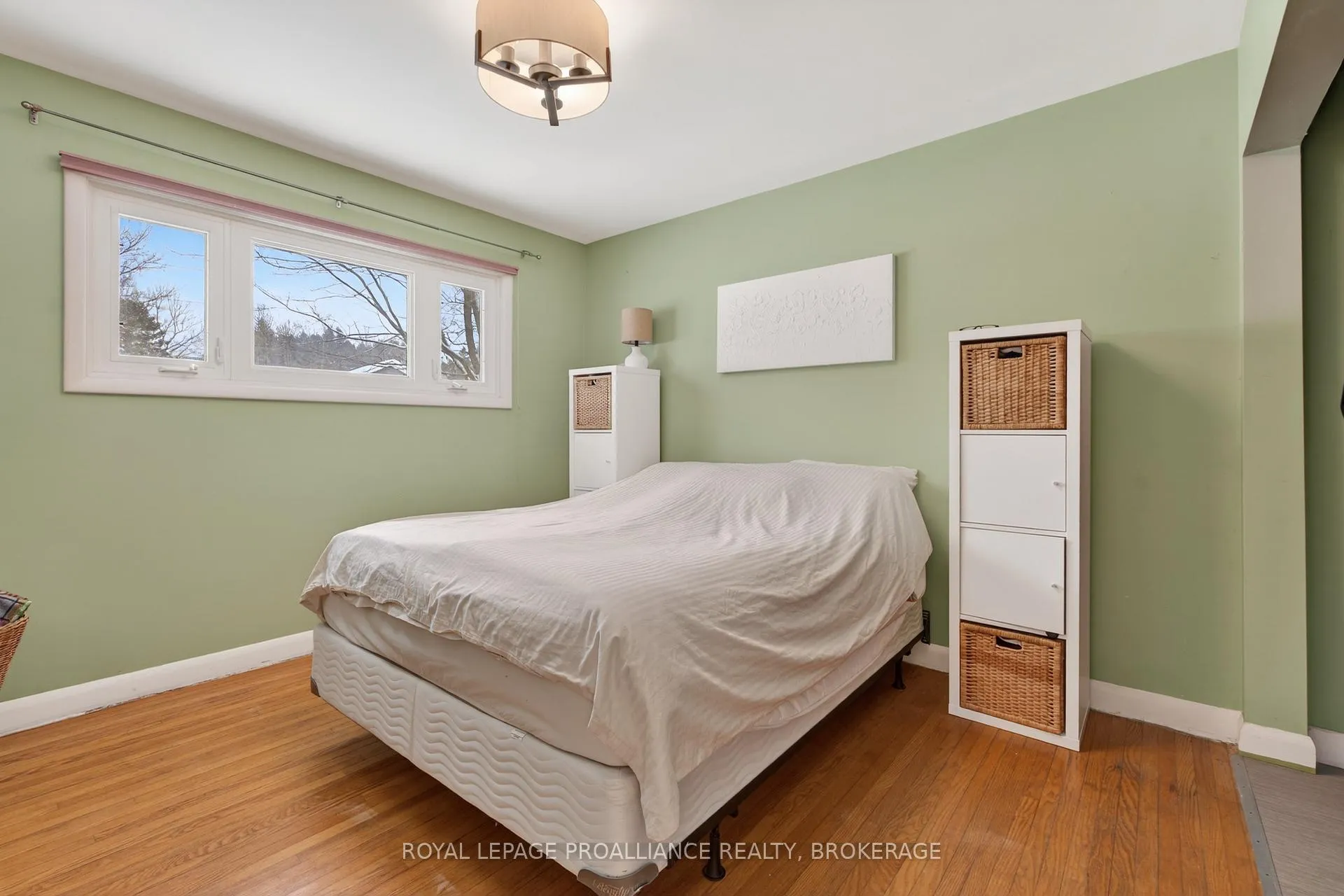 Photo 16 of 1746 Marian Crescent, Kingston, City North of 401 — HOMEH