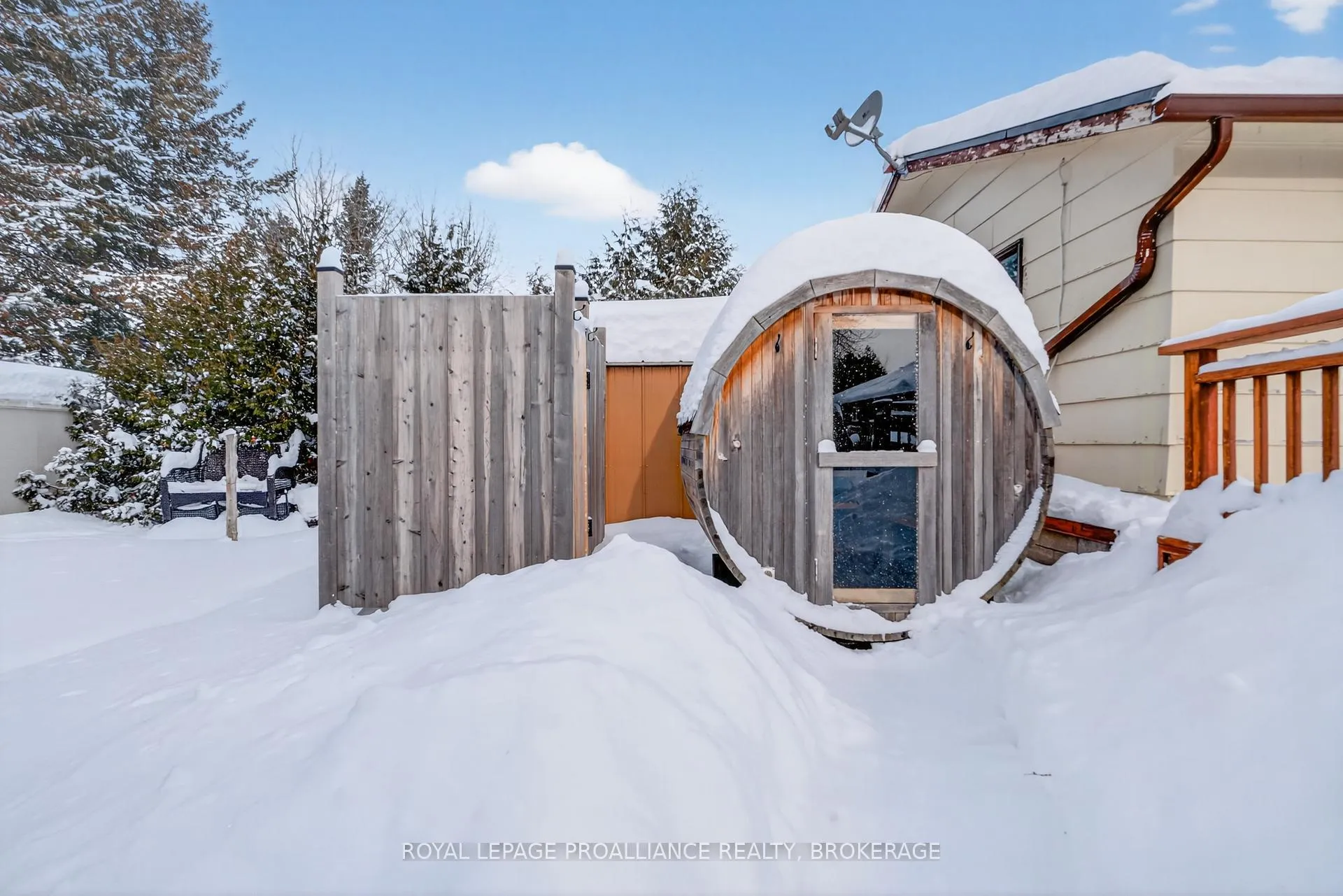 Photo 30 of 1746 Marian Crescent, Kingston, City North of 401 — HOMEH