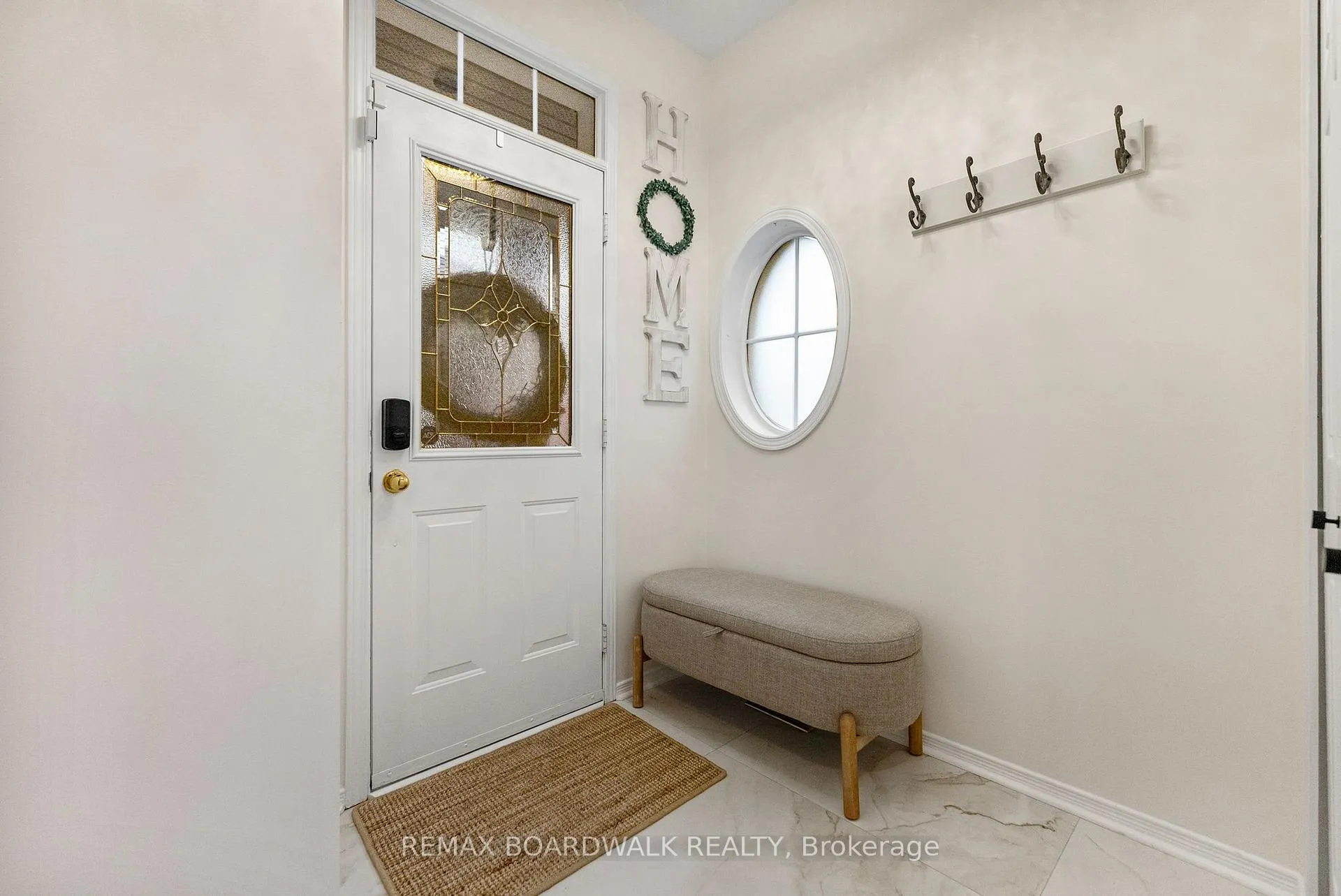 Photo 4 of 34 Catterick Crescent, Ottawa, Kanata - Morgan's Grant/South March — HOMEH