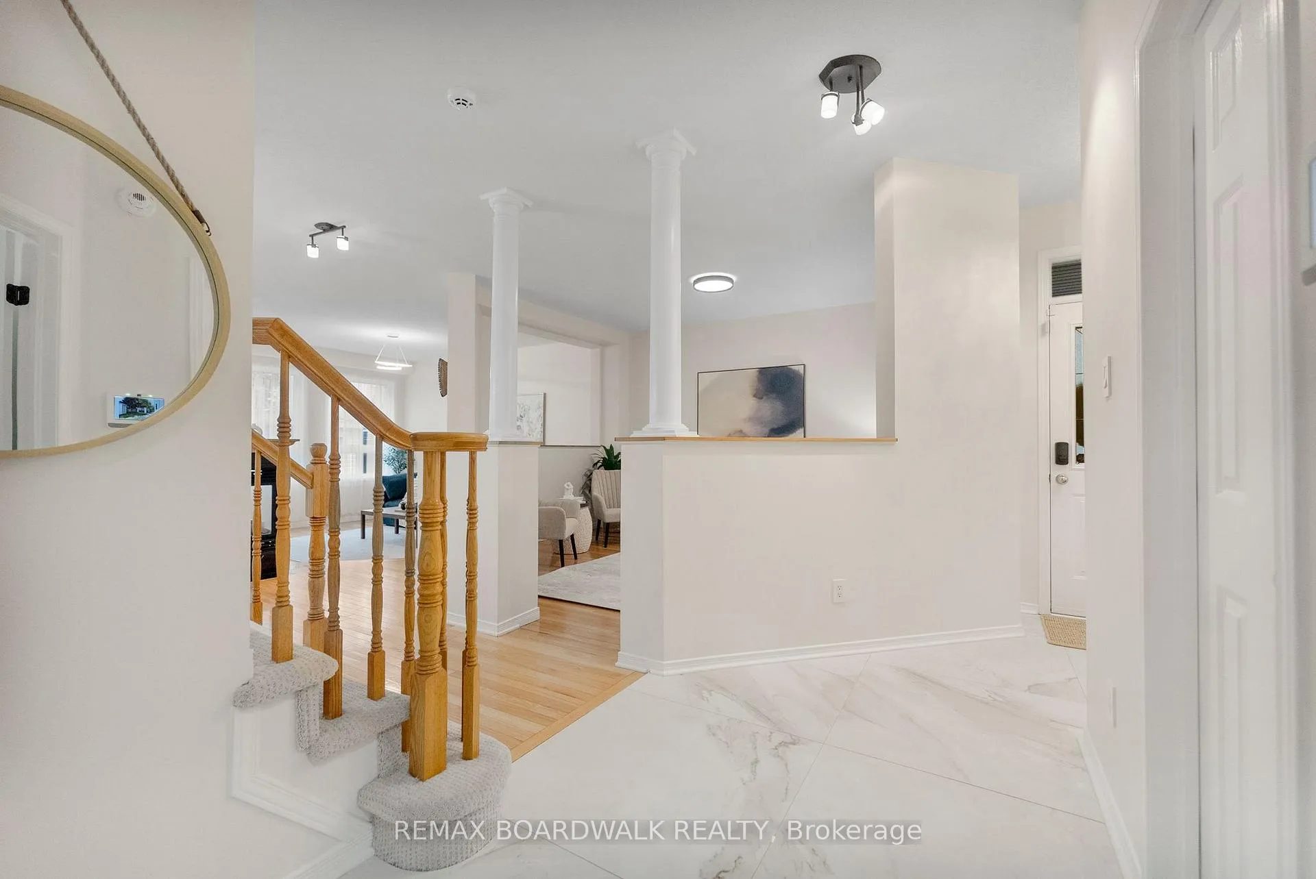 Photo 8 of 34 Catterick Crescent, Ottawa, Kanata - Morgan's Grant/South March — HOMEH
