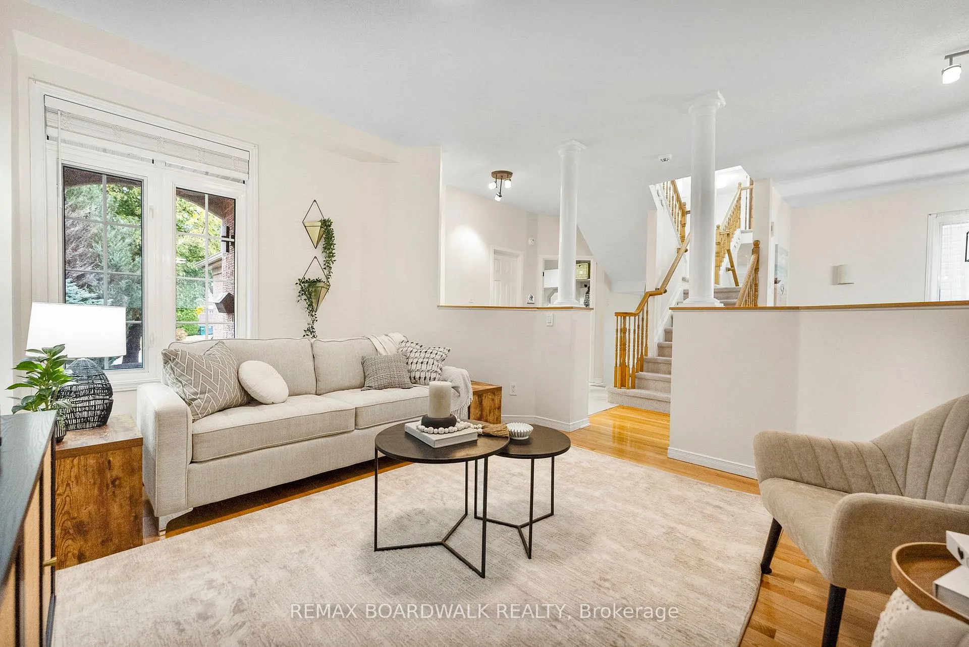 Photo 11 of 34 Catterick Crescent, Ottawa, Kanata - Morgan's Grant/South March — HOMEH