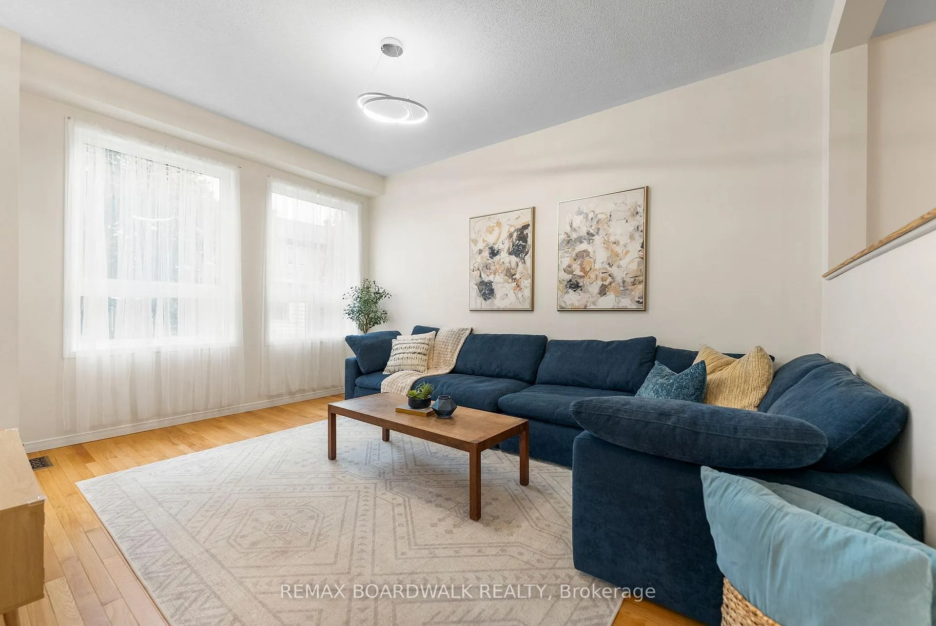 Photo 12 of 34 Catterick Crescent, Ottawa, Kanata - Morgan's Grant/South March — HOMEH