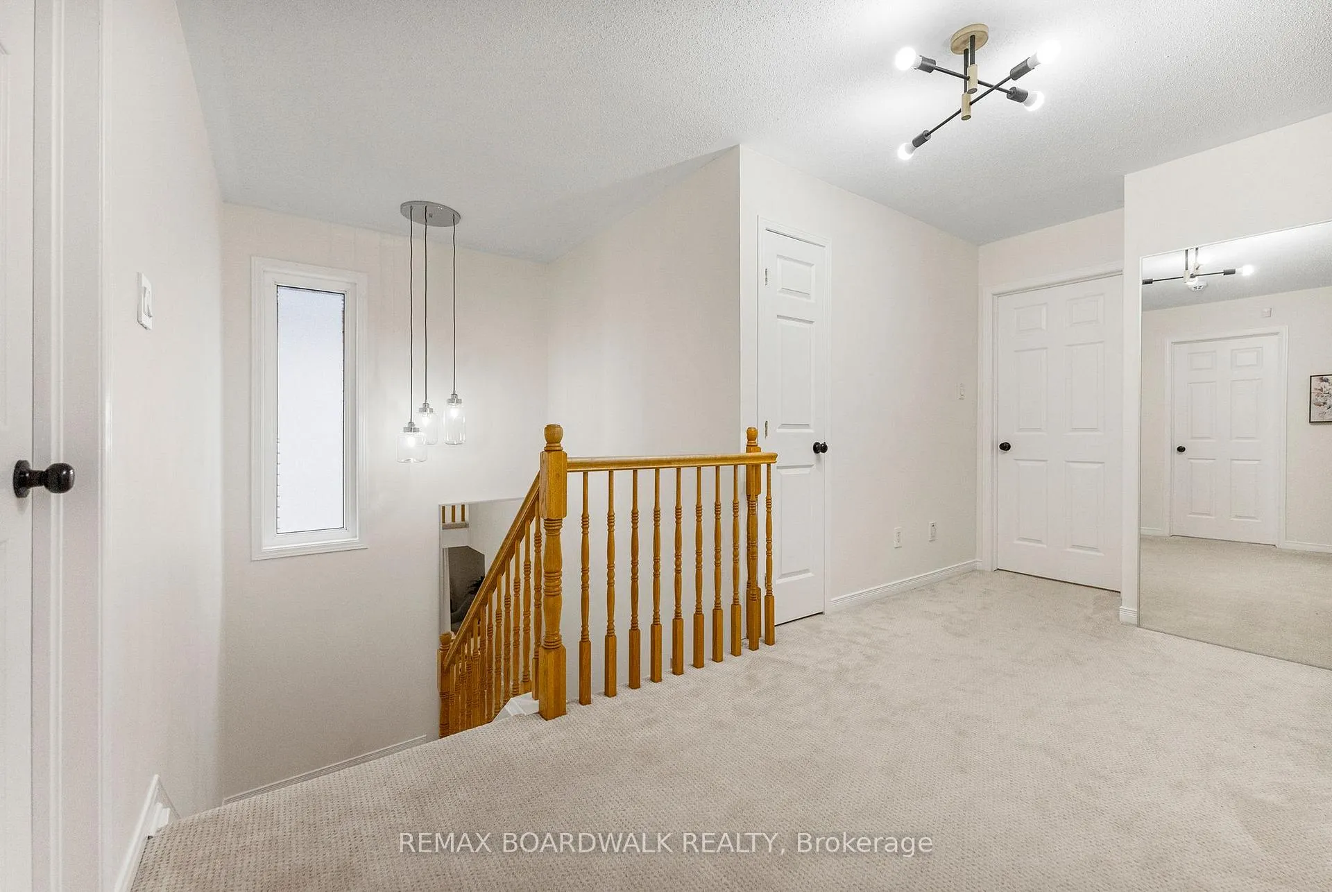 Photo 20 of 34 Catterick Crescent, Ottawa, Kanata - Morgan's Grant/South March — HOMEH