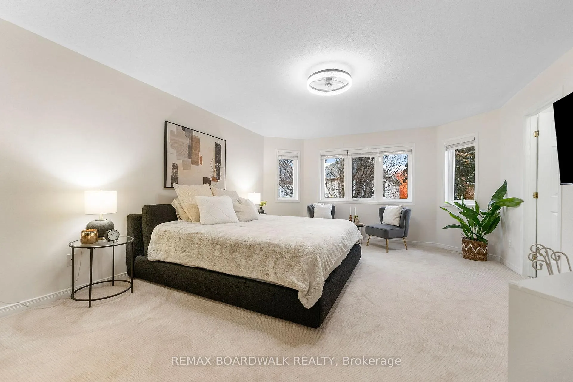 Photo 21 of 34 Catterick Crescent, Ottawa, Kanata - Morgan's Grant/South March — HOMEH